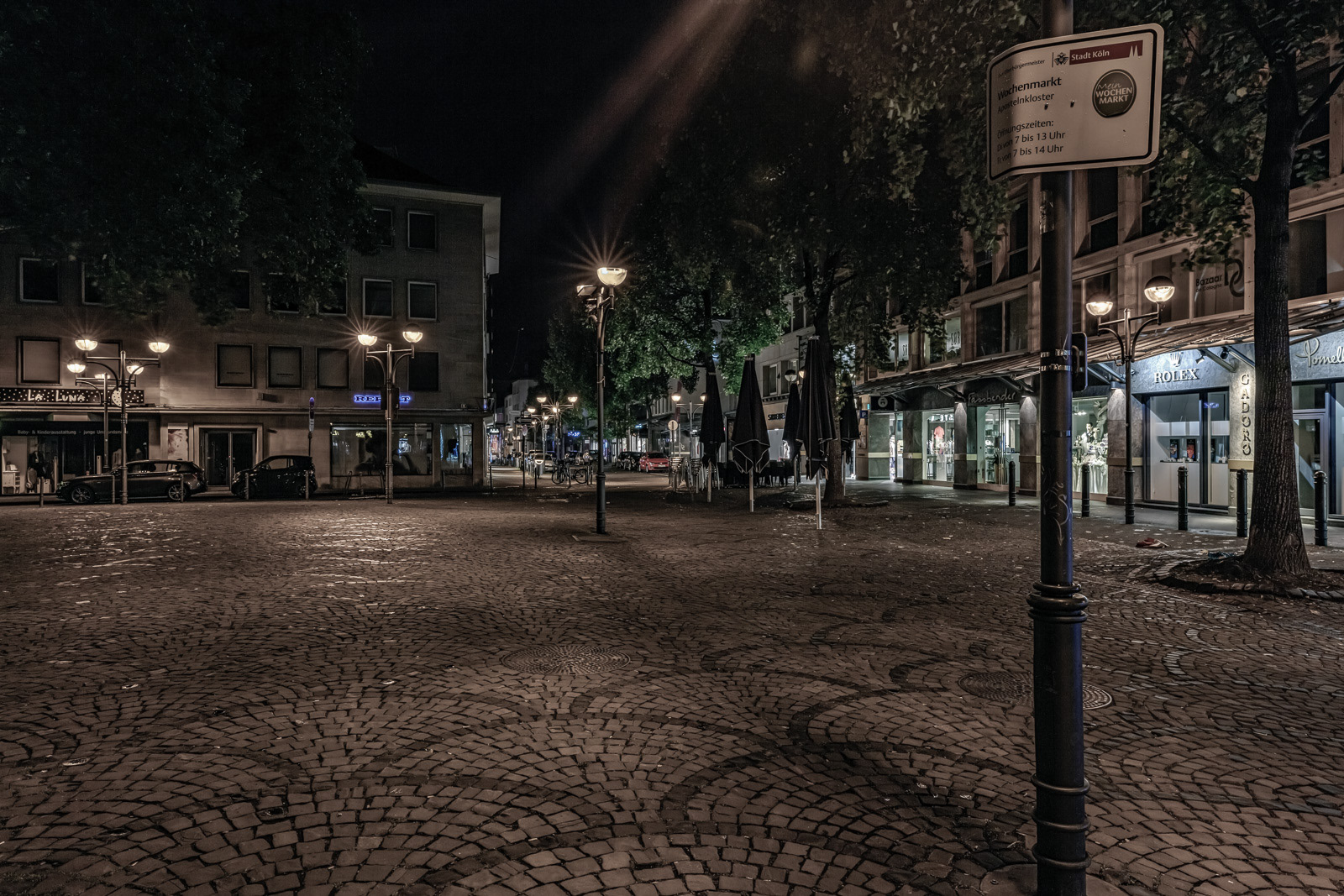 Mittelstraße, aufgenommen aus Richtung St. Aposteln, Blick Richtung Rudolfplatz