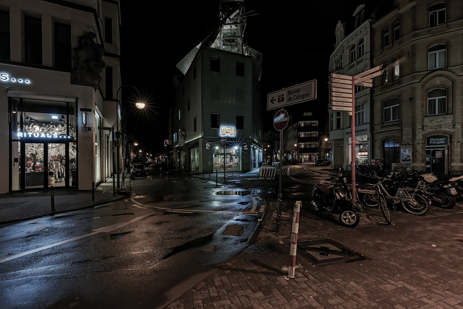 Benesisstraße, aufgenommen Ecke Ehrenstraße Blick Richtung Hahnenstraße