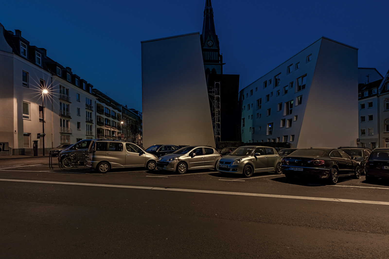 Herwarthstraße, aufgenommen Ecke Spichernstraße, Blick Richtung Christuskirche