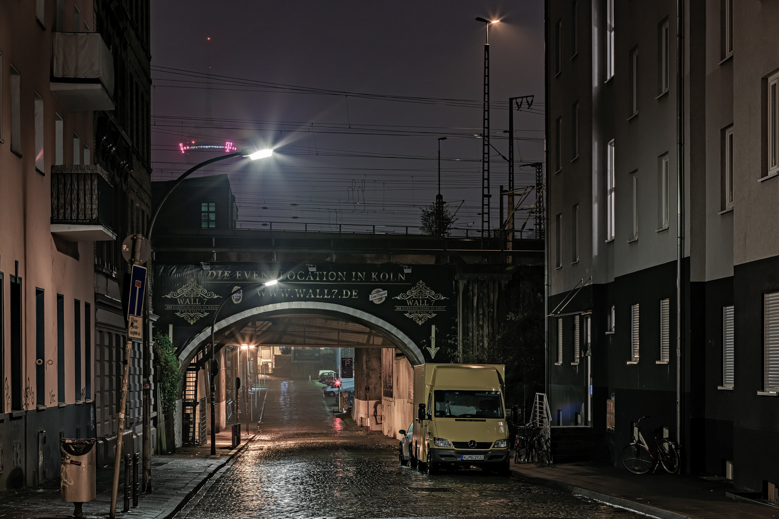 Gladbacher Wall, aufgenommen Ecke Krefelder Straße, Blick Richtung Colonius