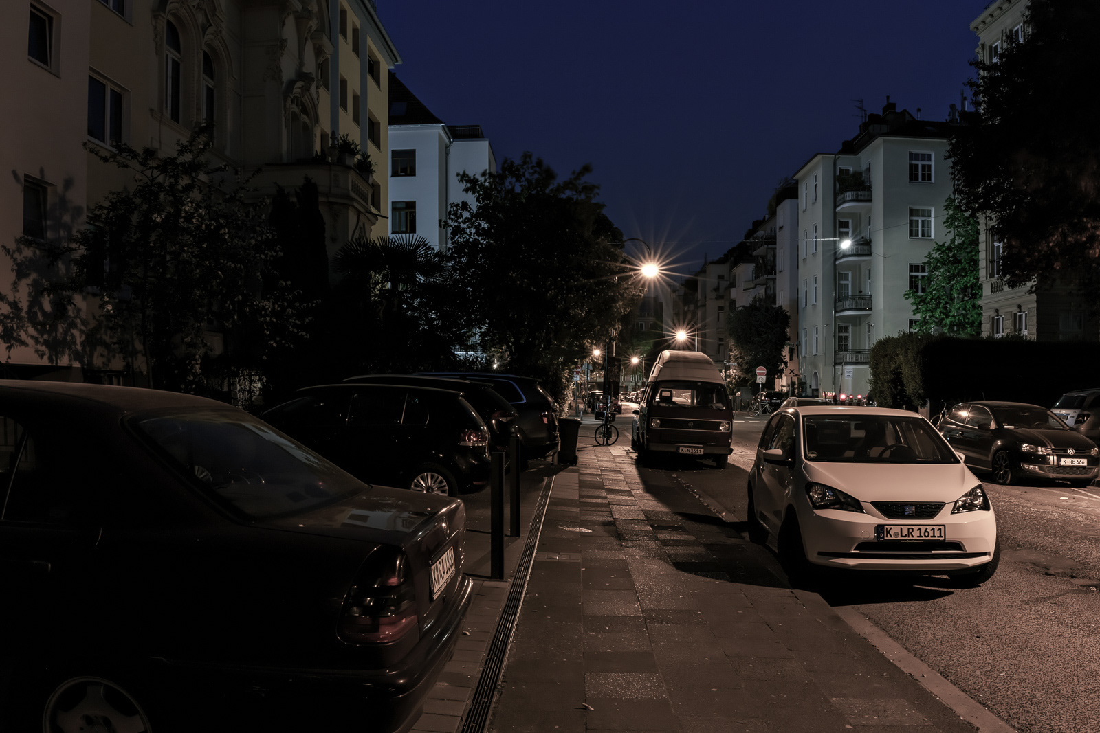 Lütticher Straße, aufgenommen Höhe Hausnr. 29, Blick Richtung Moltkestraße