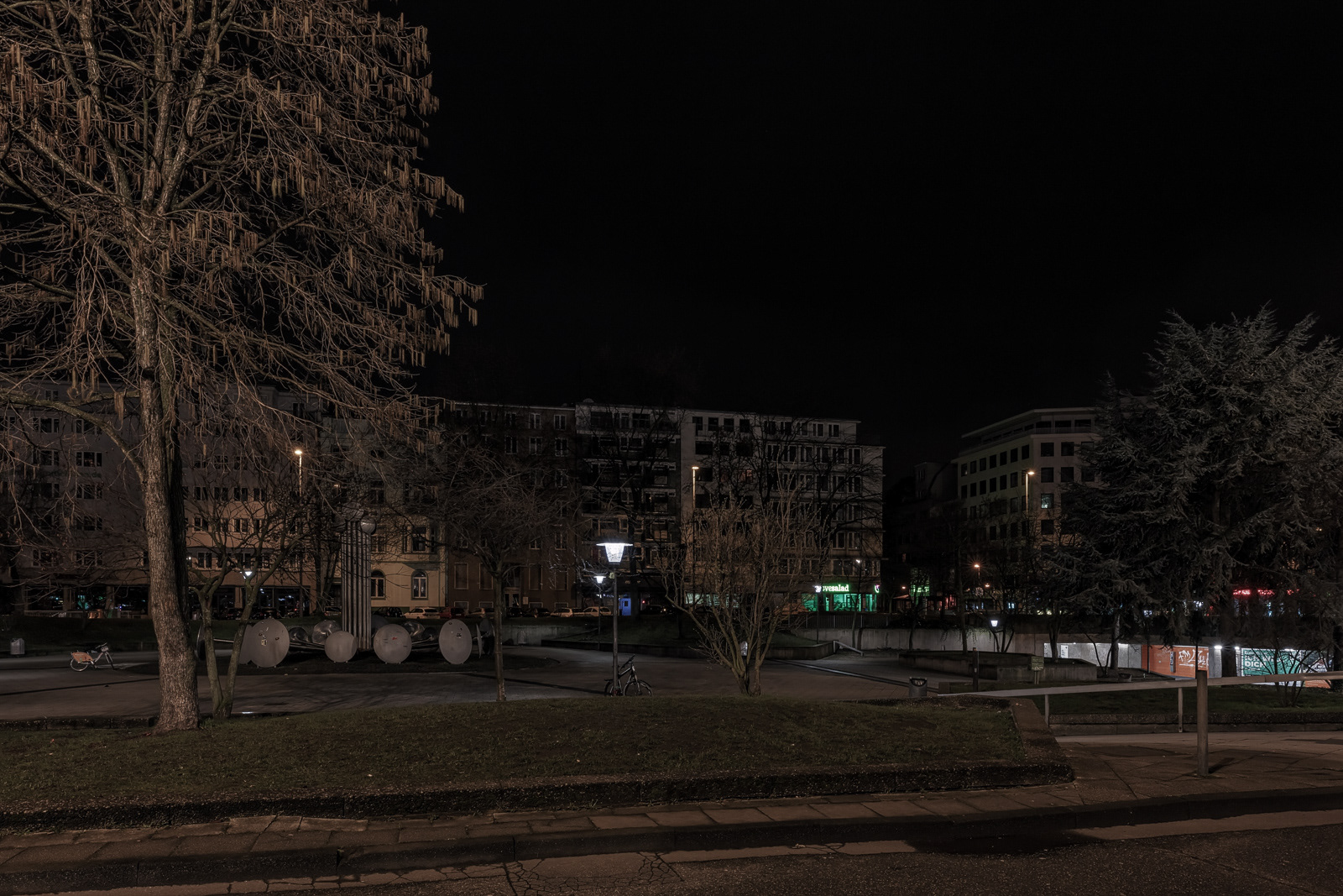Ebertplatz, aufgenommen Ecke Neusser Straße, Blick Richtung Eigelsteintorburg