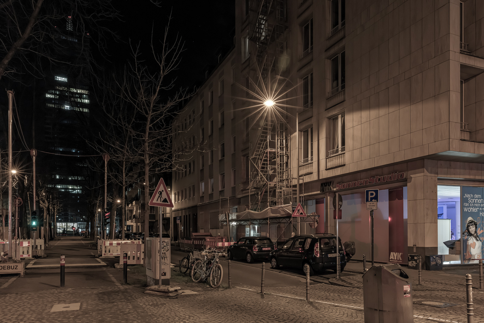 Hermann-Becker-Straße, aufgenommen Ecke Kaiser-Wilhelm-Ring, Blick Richtung MediaPark