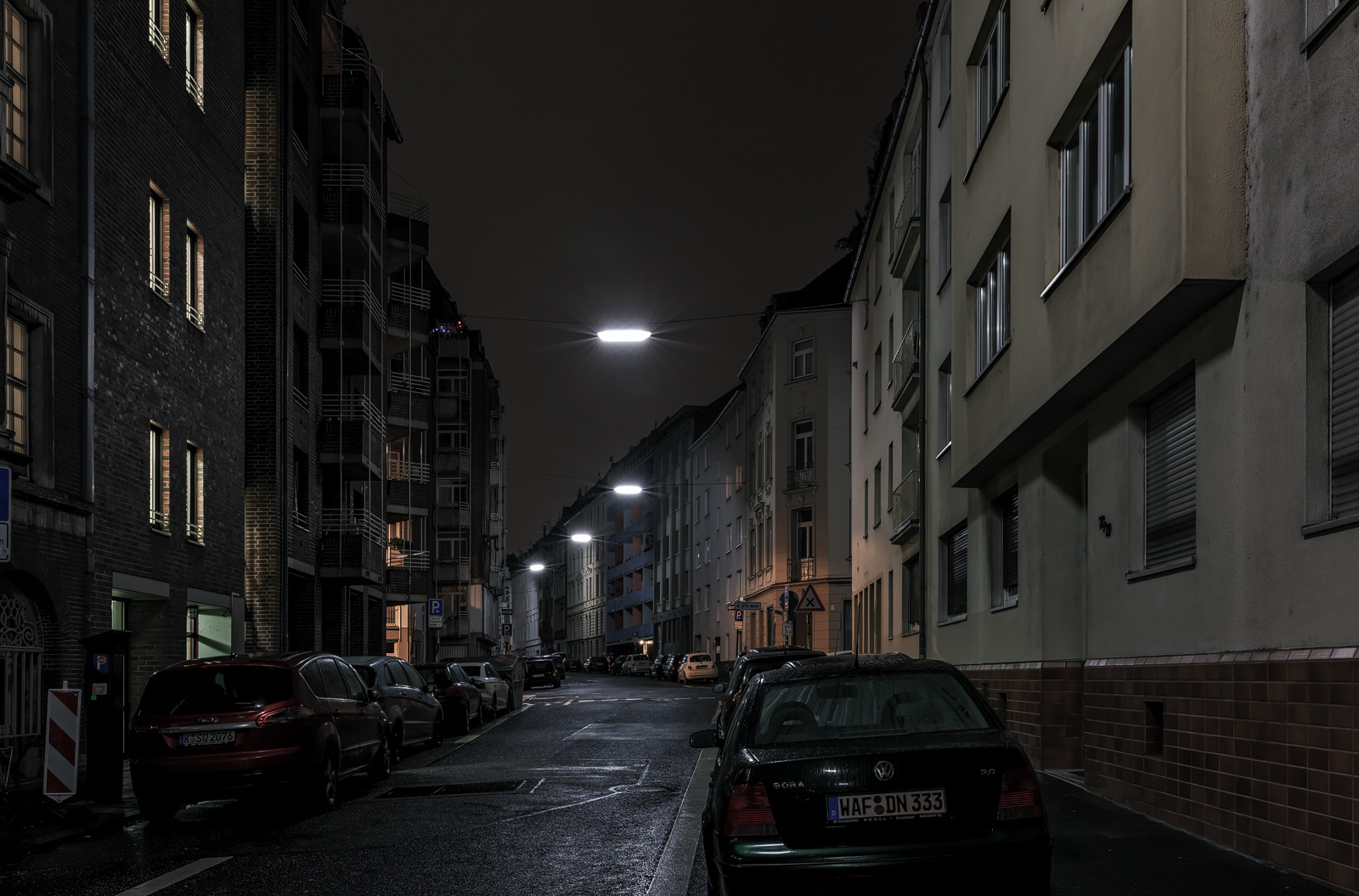 Thürmchenswall, aufgenommen zwischen Konrad-Adenauer-Ufer und Niederichstraße, Blick Richtung Eigelstein