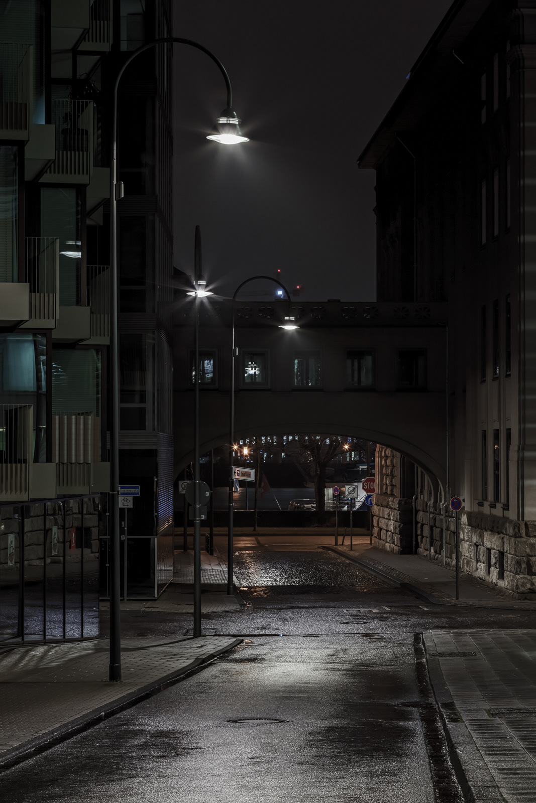Servasgasse, Ecke Johannisstr., Richt. Konrad-Adenauer-Ufer