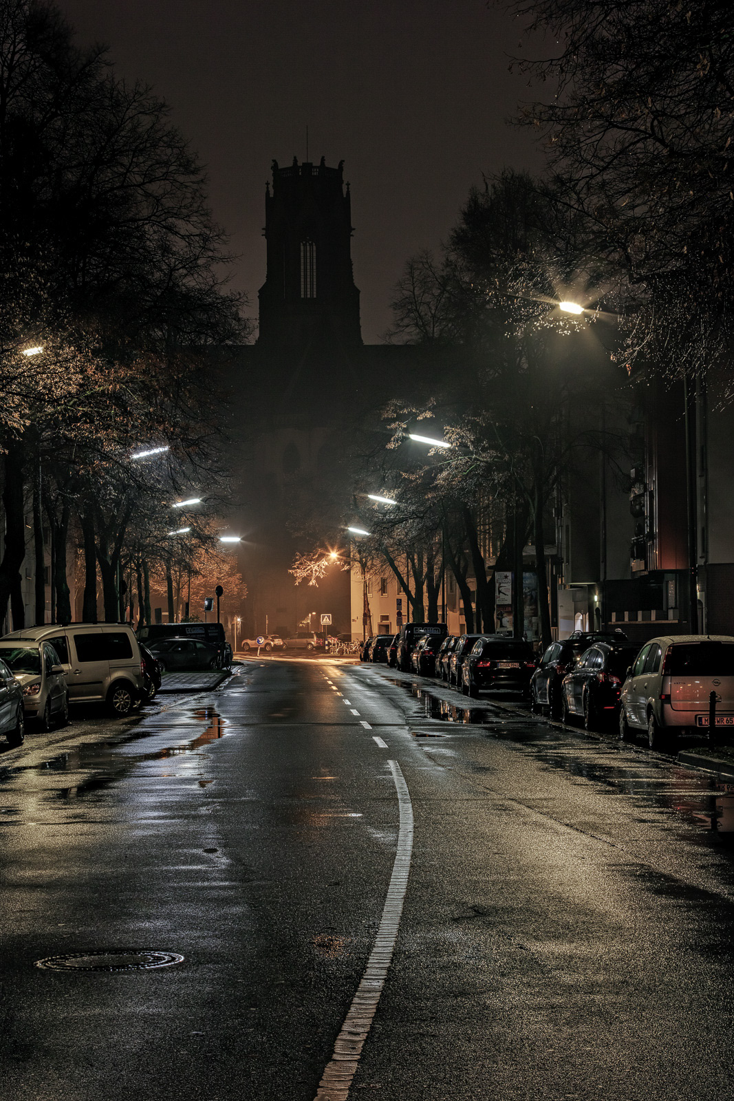 Niehler Straße, Höhe Kanalstraße, Richtung Kirche St. Agnes