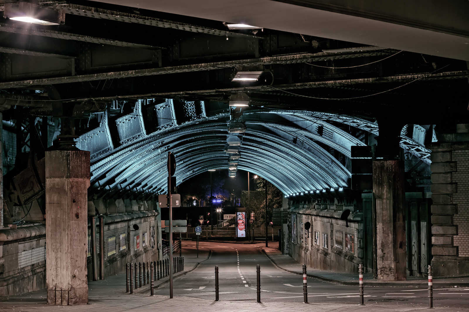 Trankgasse, aufgenommen aus Richtung Chargesheimerplatz / Bahnhofsvorplatz, Blick Richtung Rhein