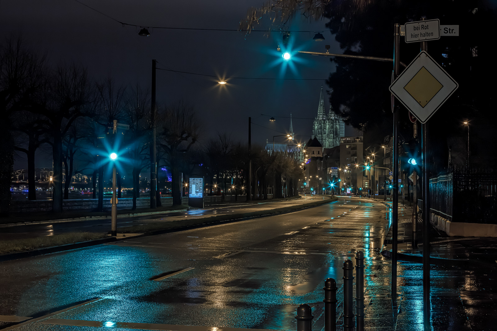 Konrad-Adenauer-Ufer, aufgenommen Höhe Worringer Straße, Blick Richtung Dom