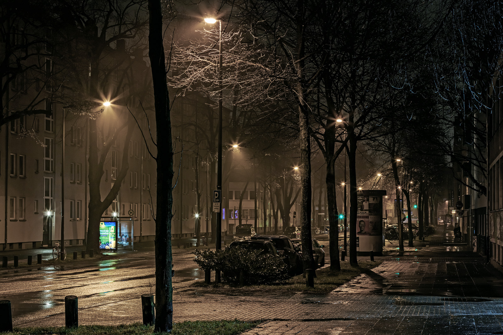 Krefelder Straße, aufgenommen Höhe Gladbacher Wall, Blick Richtung Ringe