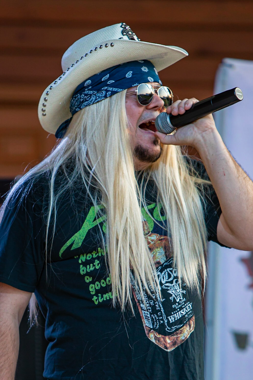 "Brett Michaels" sings to Wildwood. Digital Still. July 3, 2021.