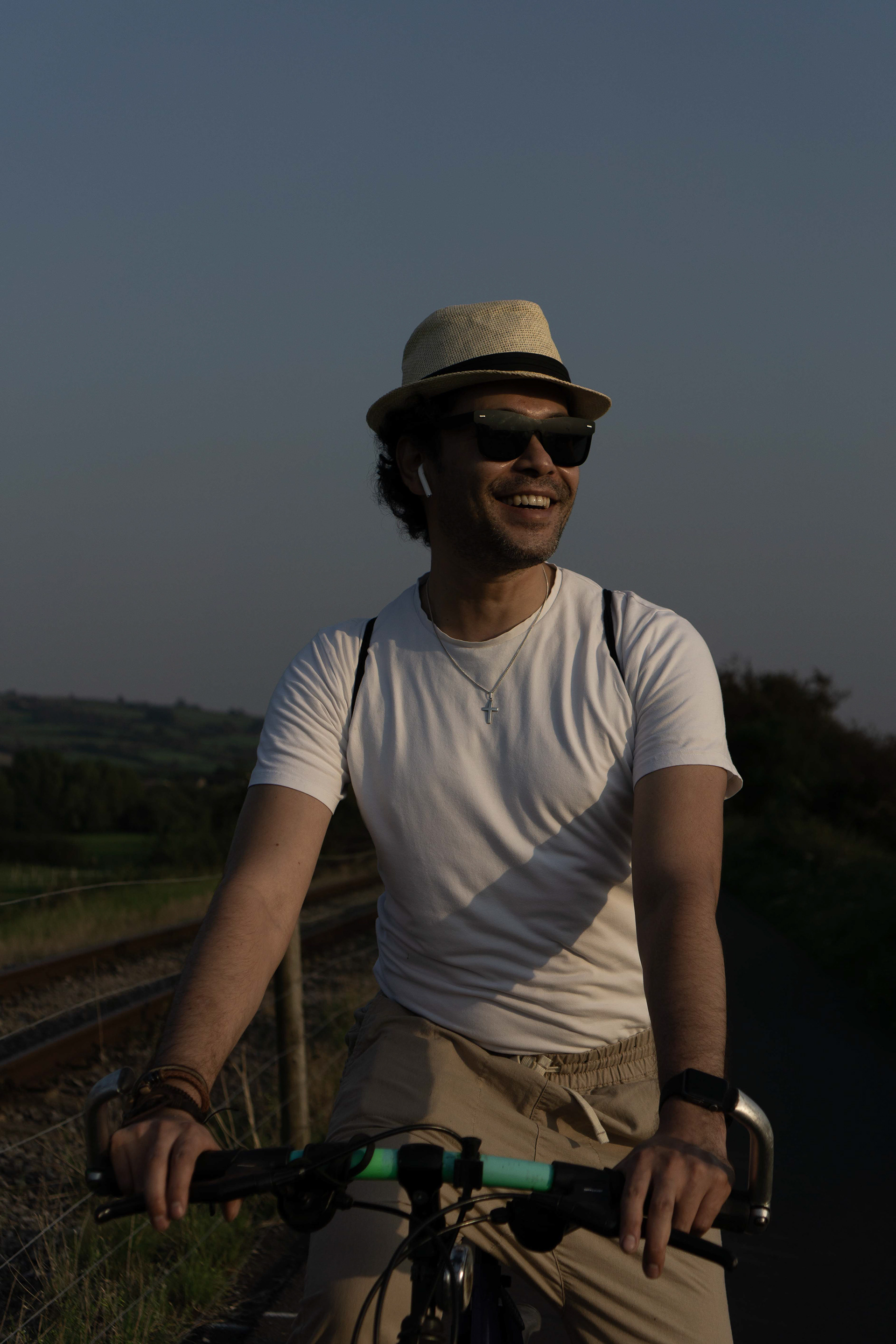 Louis - Loving the English countryside and getting out of the city for a few moments. A slow ride made slower by squashy tyres, which suddenly seem more spritely after I pump them up, as we talk about the best way to get up onto Kelston Roundhill on his next trip out.