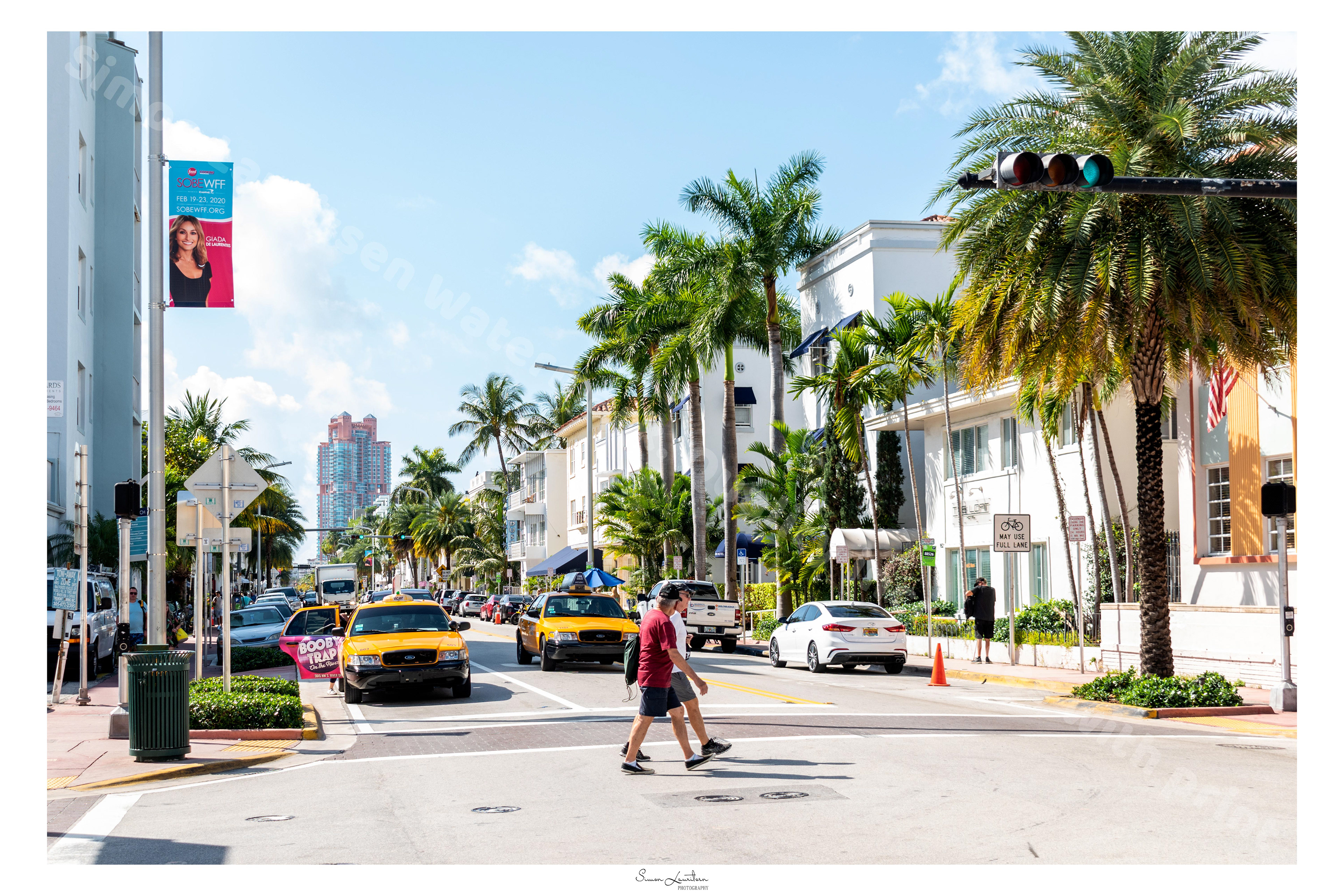CITY-14 : A walk through Miami was an eye opener for me. Loved the combination of palm trees and cityscape !!