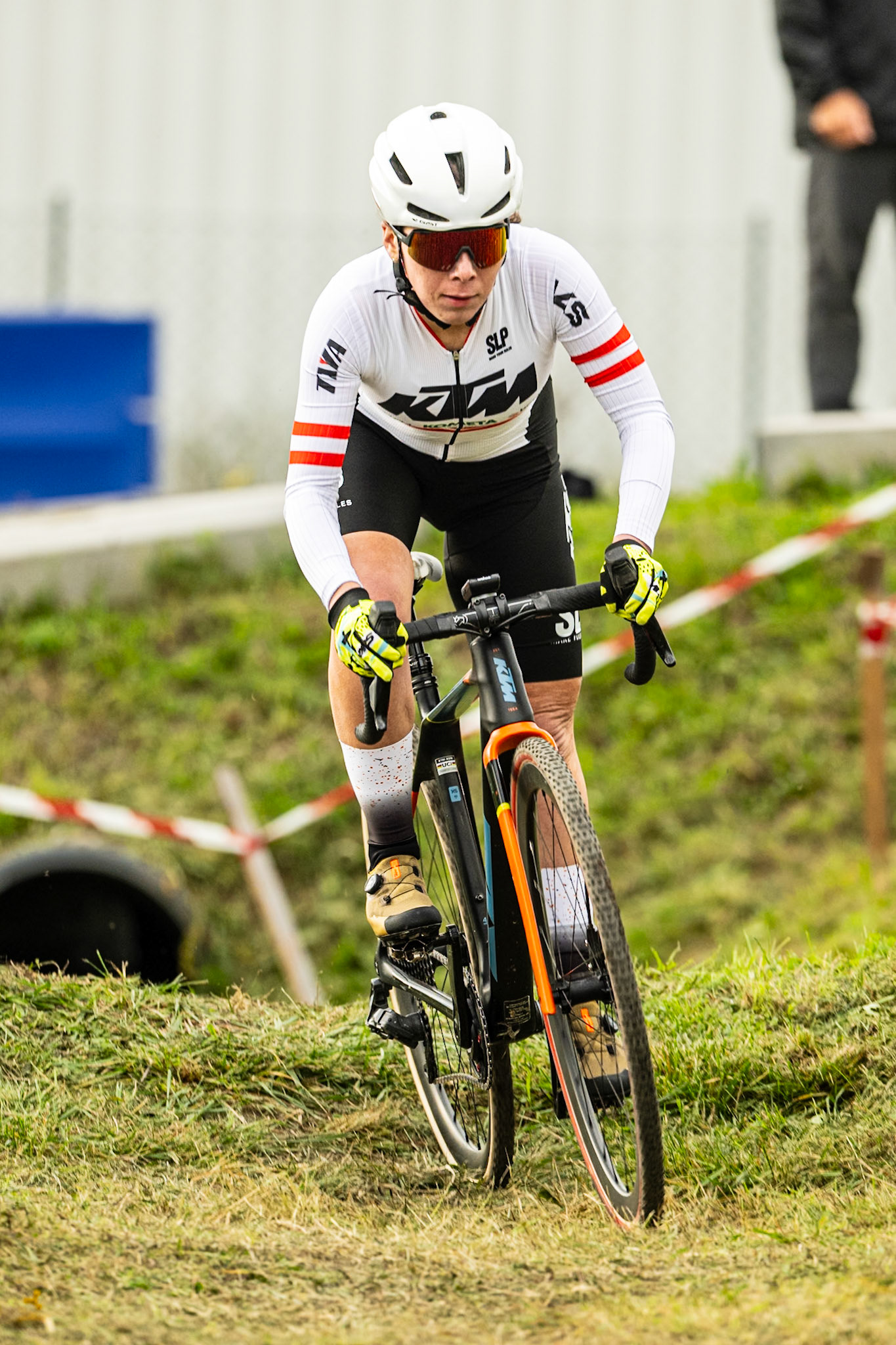 251011CC-LEE0230