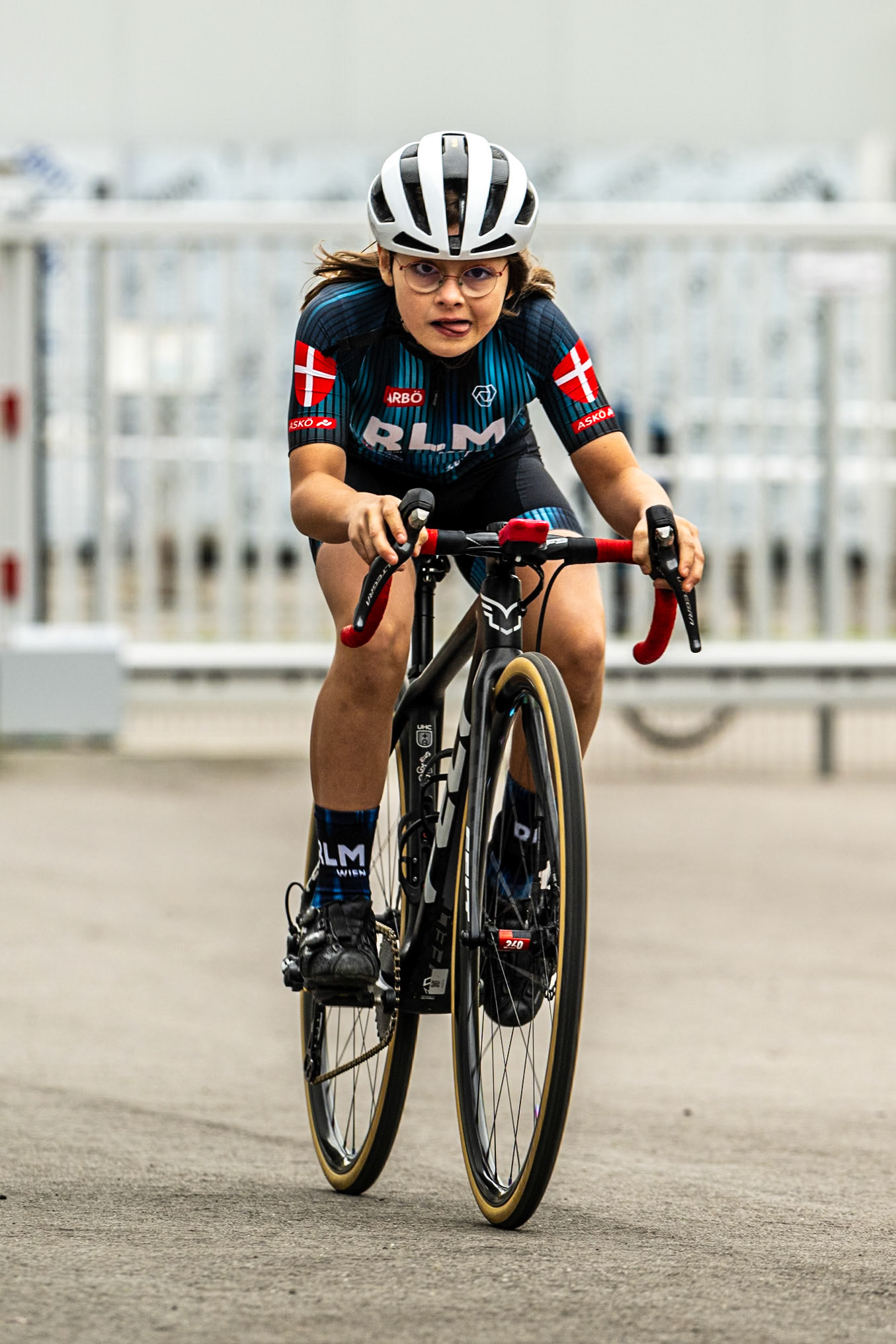 251011CC-LEE0042