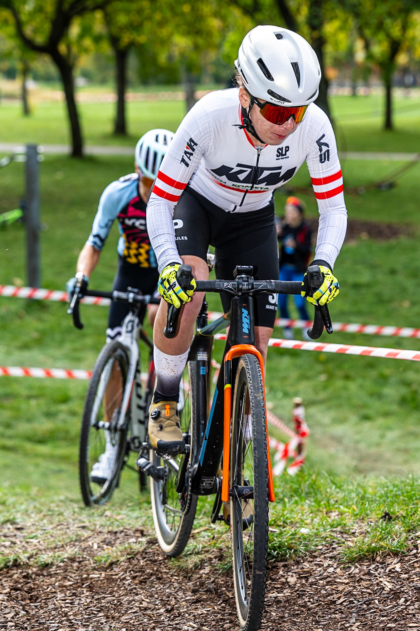 251012CC-LEE0374