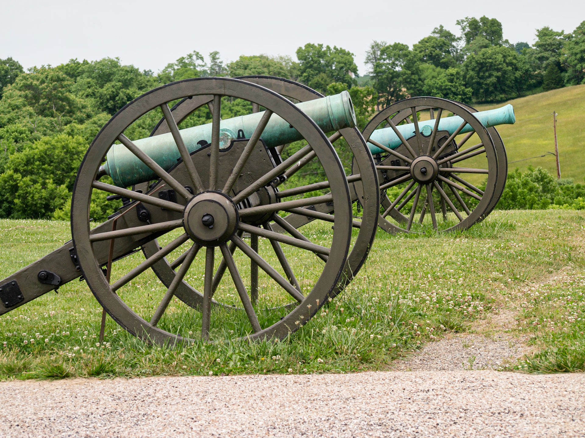 The Heights. Having gained the heights, Union troops imagined they had gained the upper hand. Just then fresh Confederate troops arrived from Harpers Ferry. It was late in the day, and both sides fought until dark. The day’s battles had resulted in more or less a draw, with colossal losses on both sides—more than any other day in American history.