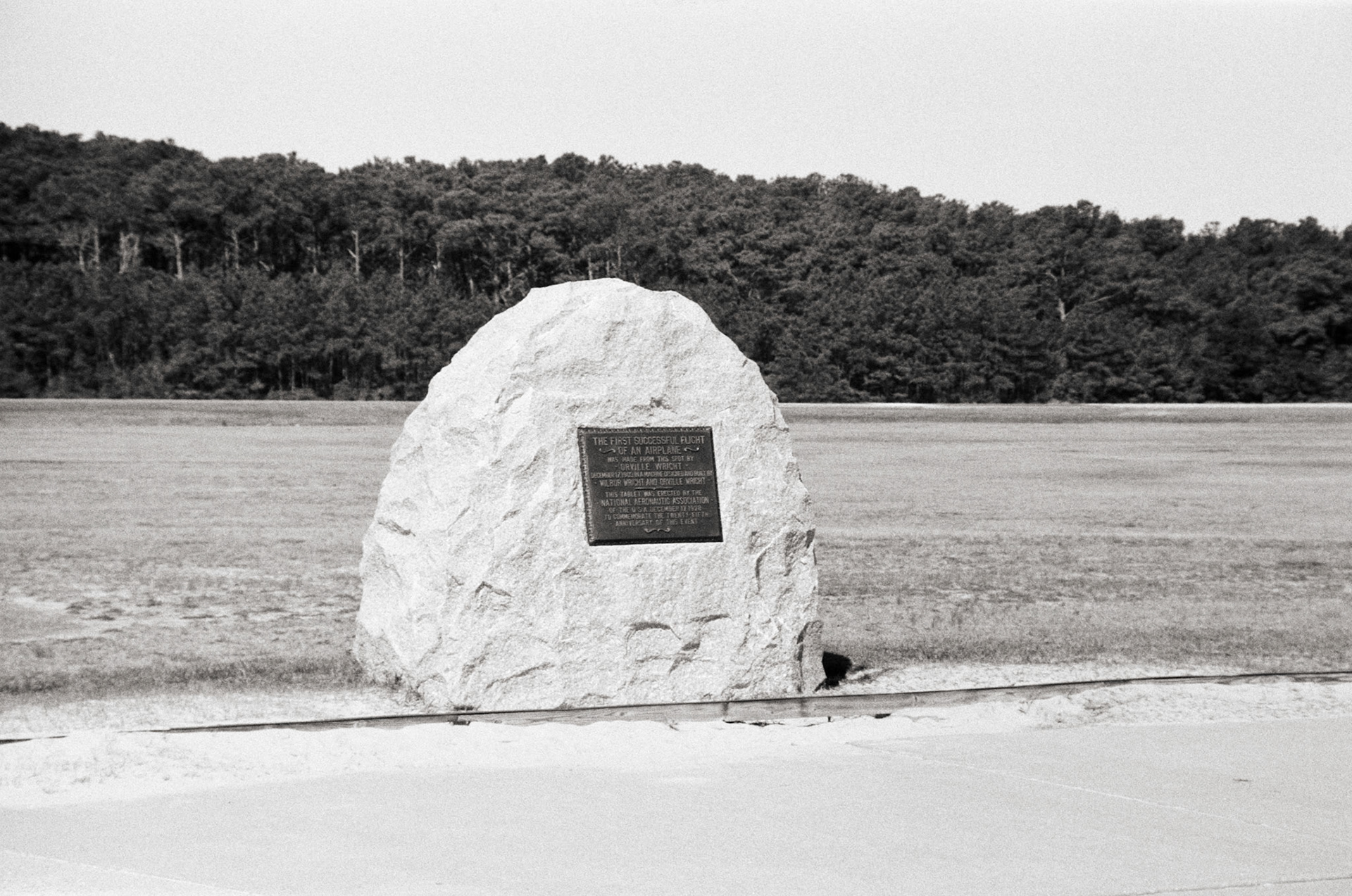 Marker stone for beginning of flights