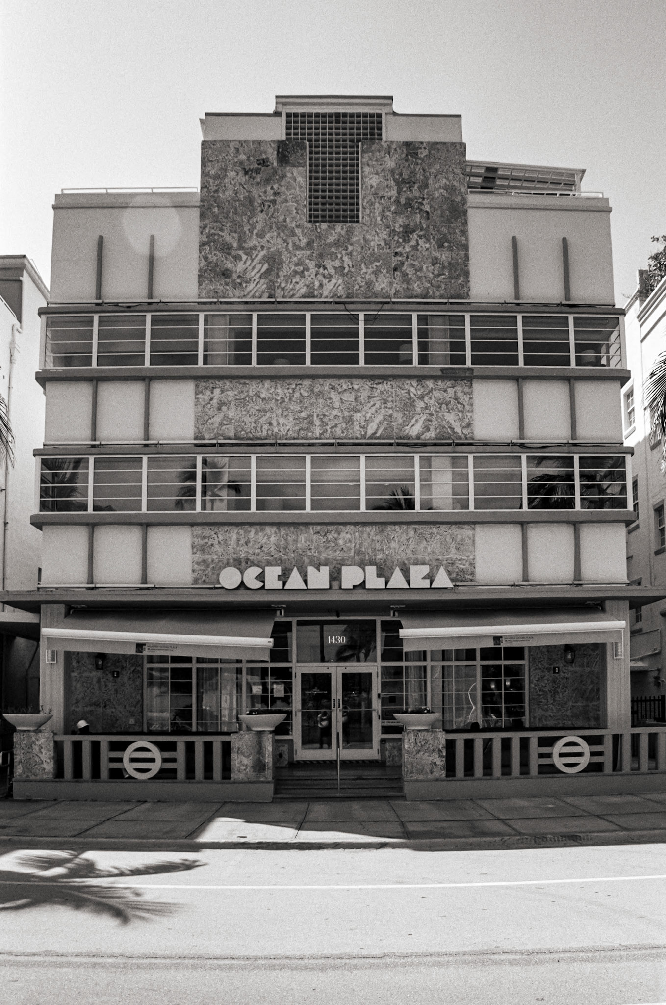 A classy looking Streamline Moderne hotel
