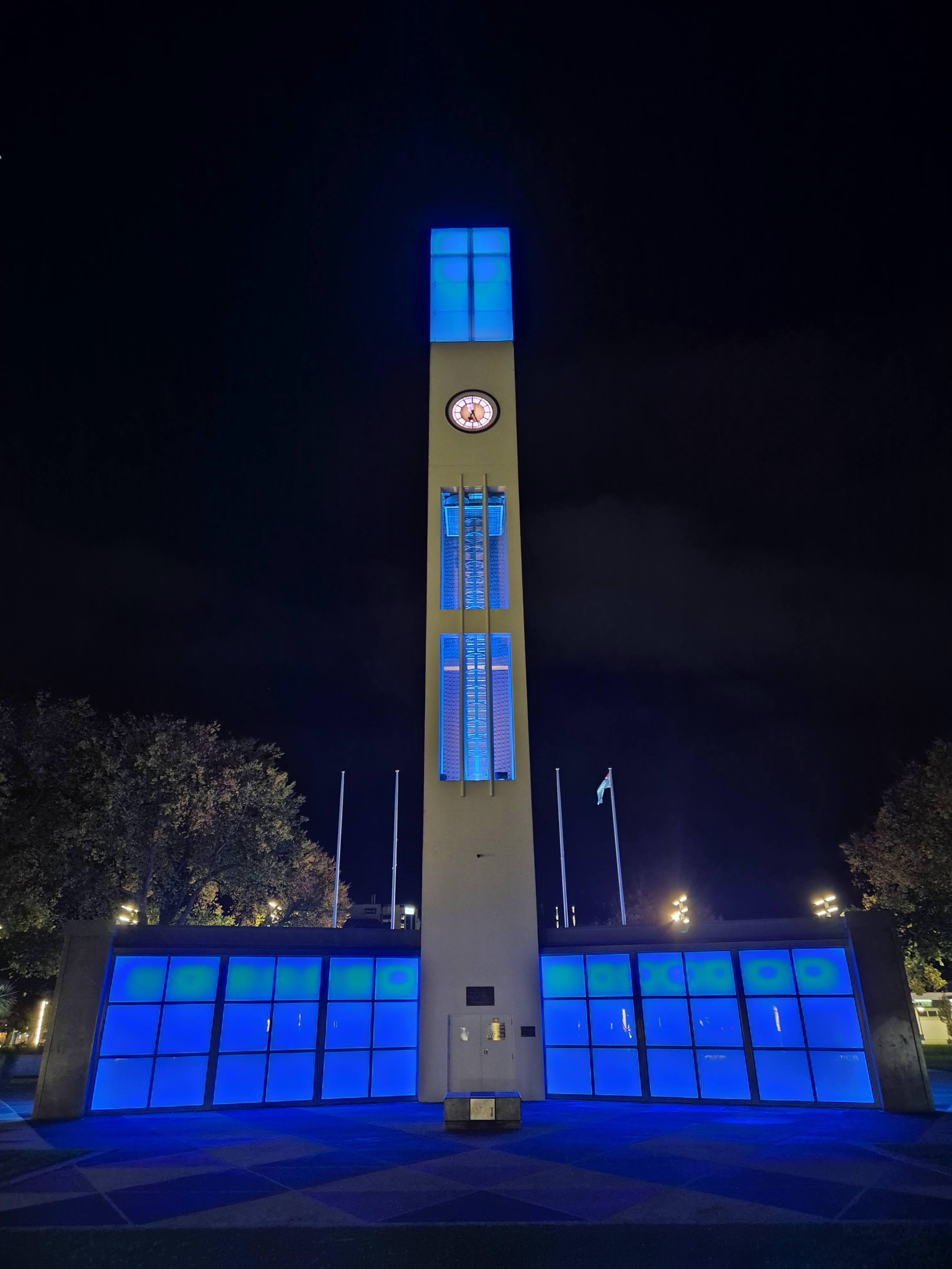 Palmy square