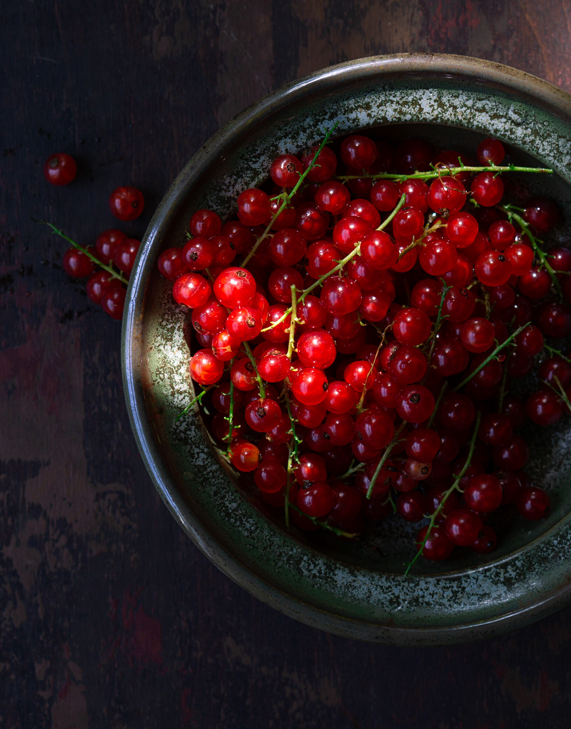 Redcurrants in a bowl. Teuntje v.d Brekel