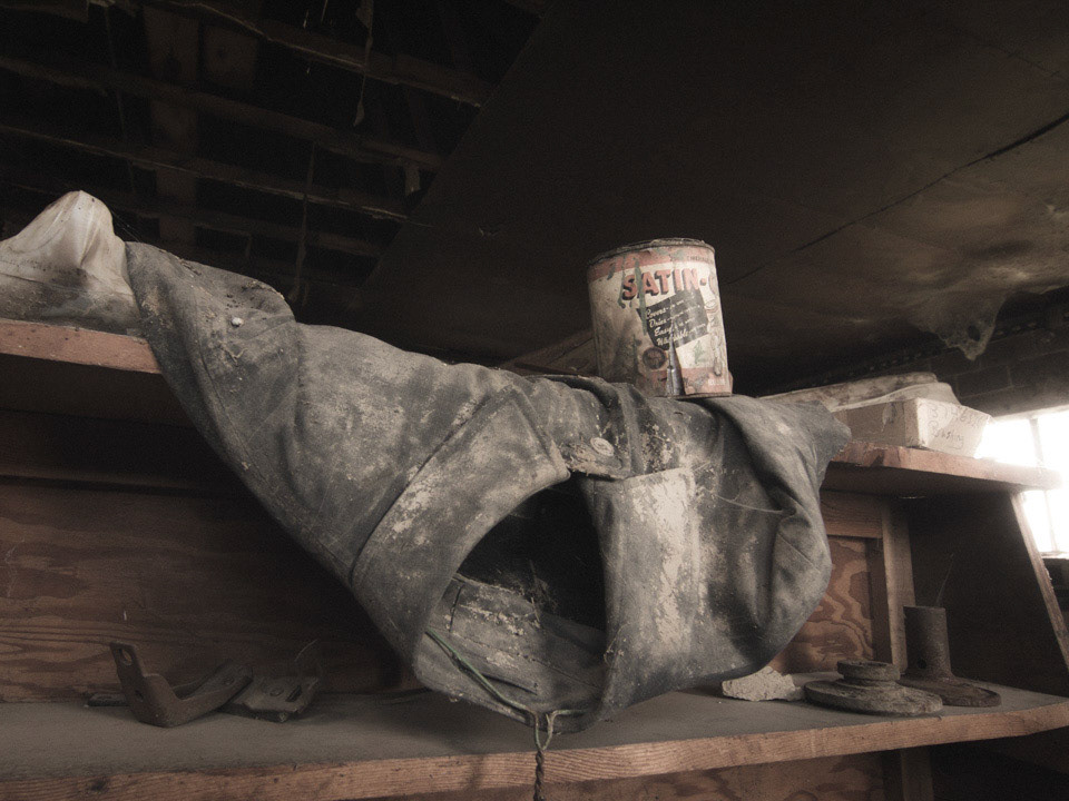 Old garage along hwy 20 at Harper Junction in eastern Oregon