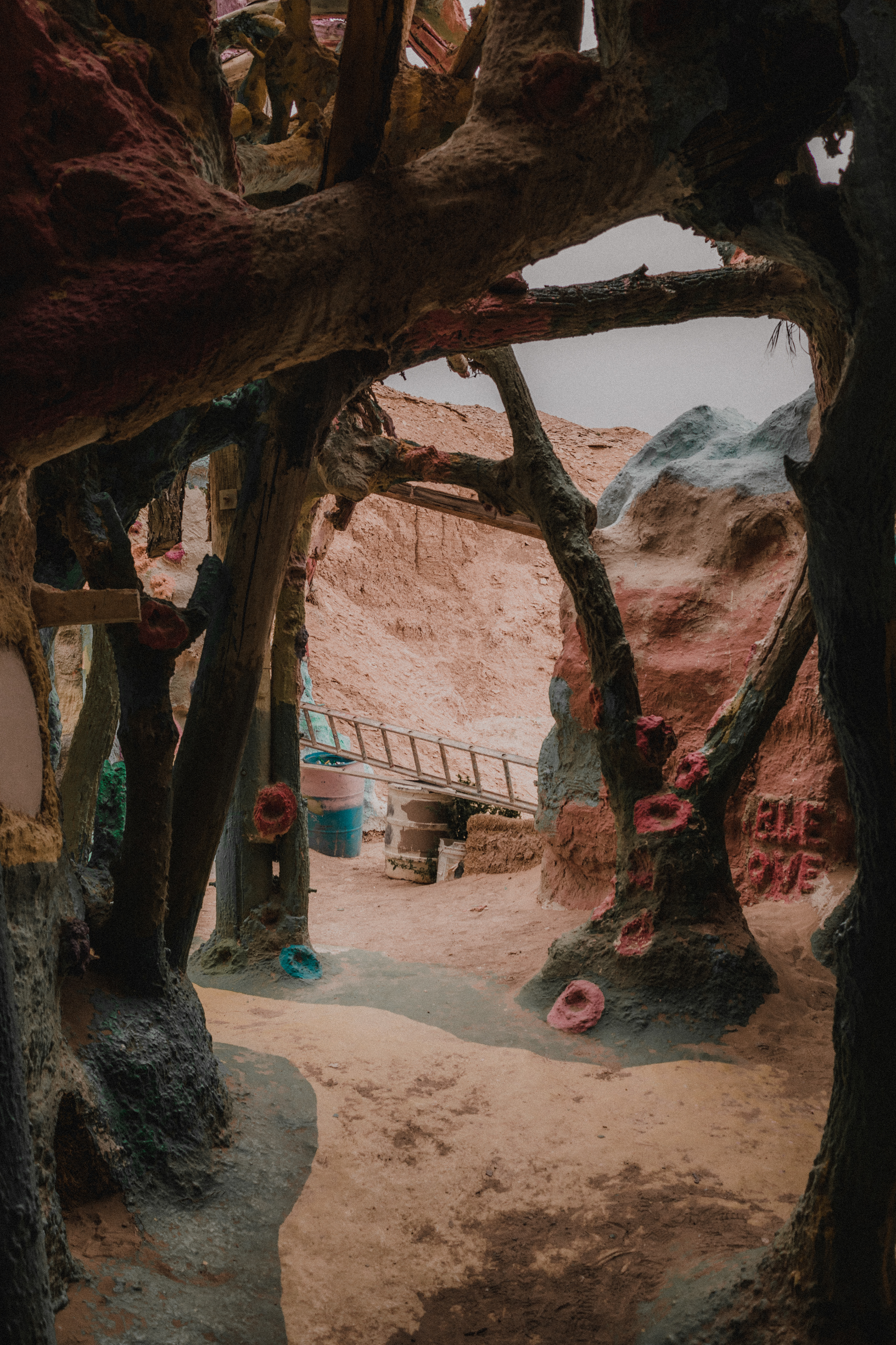 Structure, Salvation Mtn