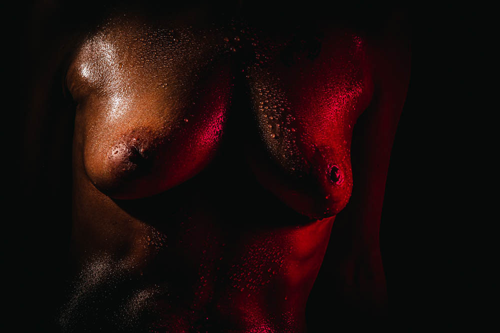 photo corps nu gélatine rouge