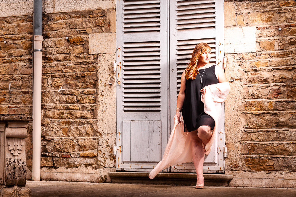 photo devant la mairie d'Ambronay