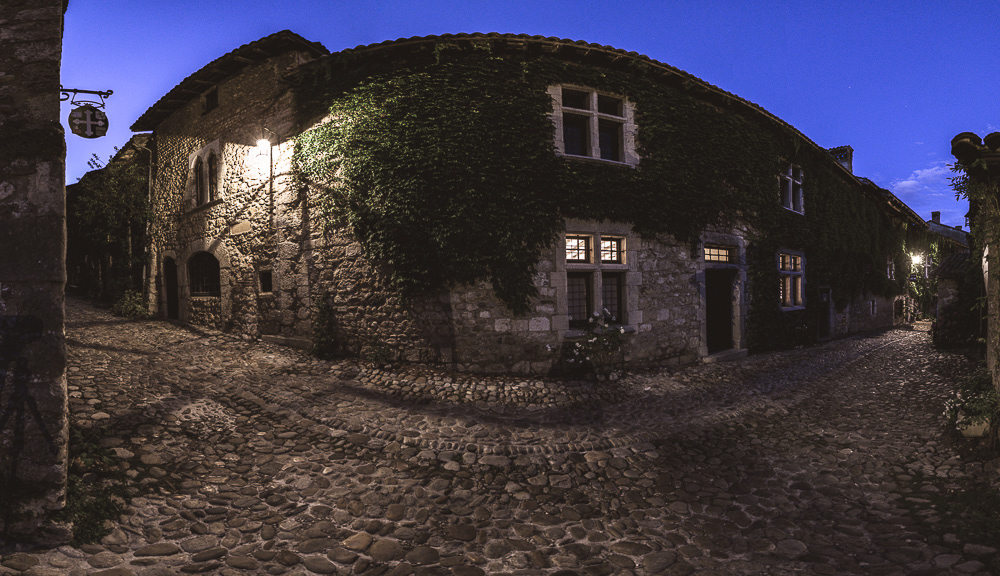 photo panoramique à Pérouges