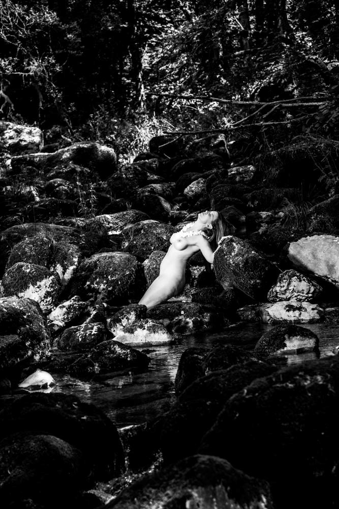 photo nu en noir et blanc à la charabotte