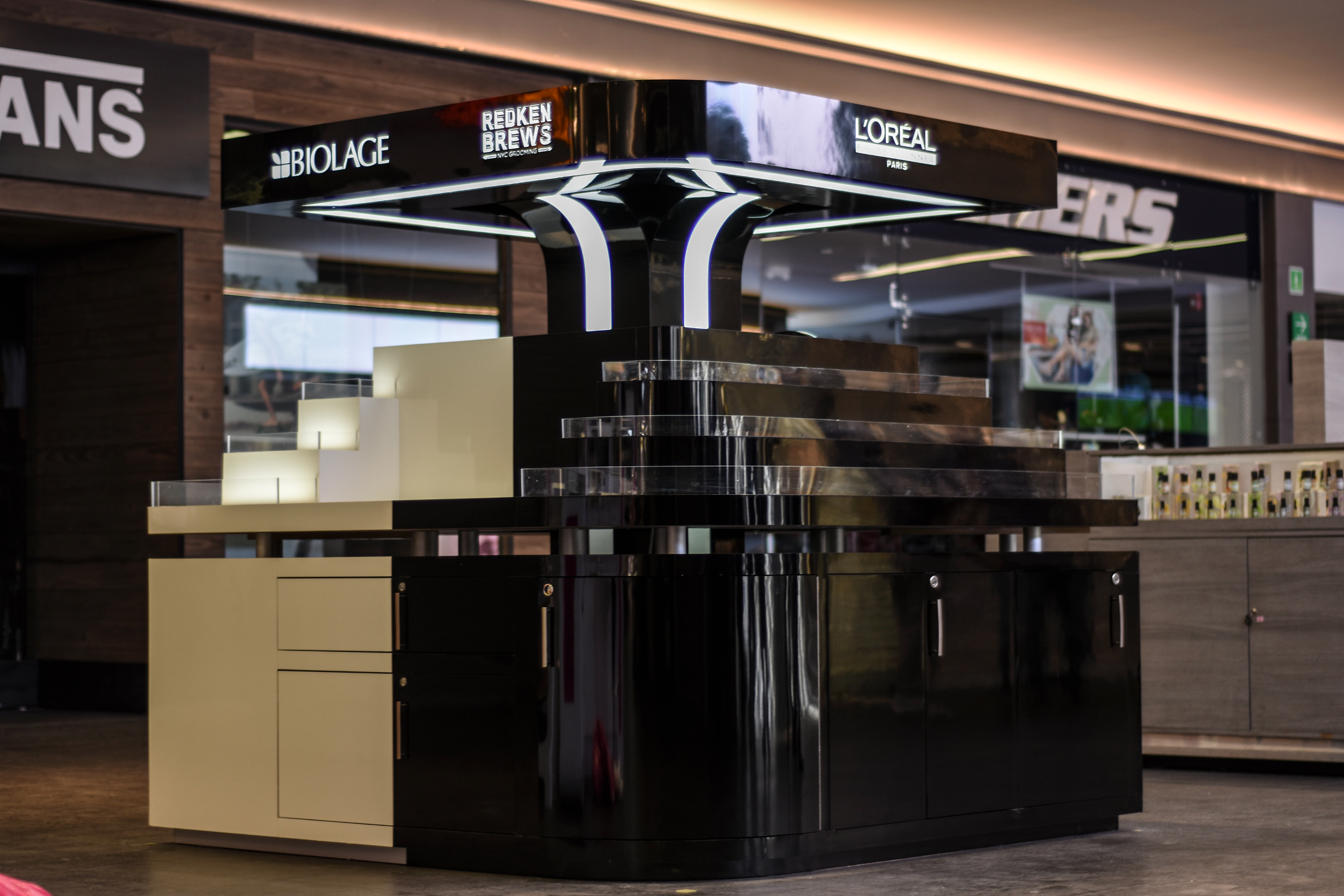 Kiosco Loreal