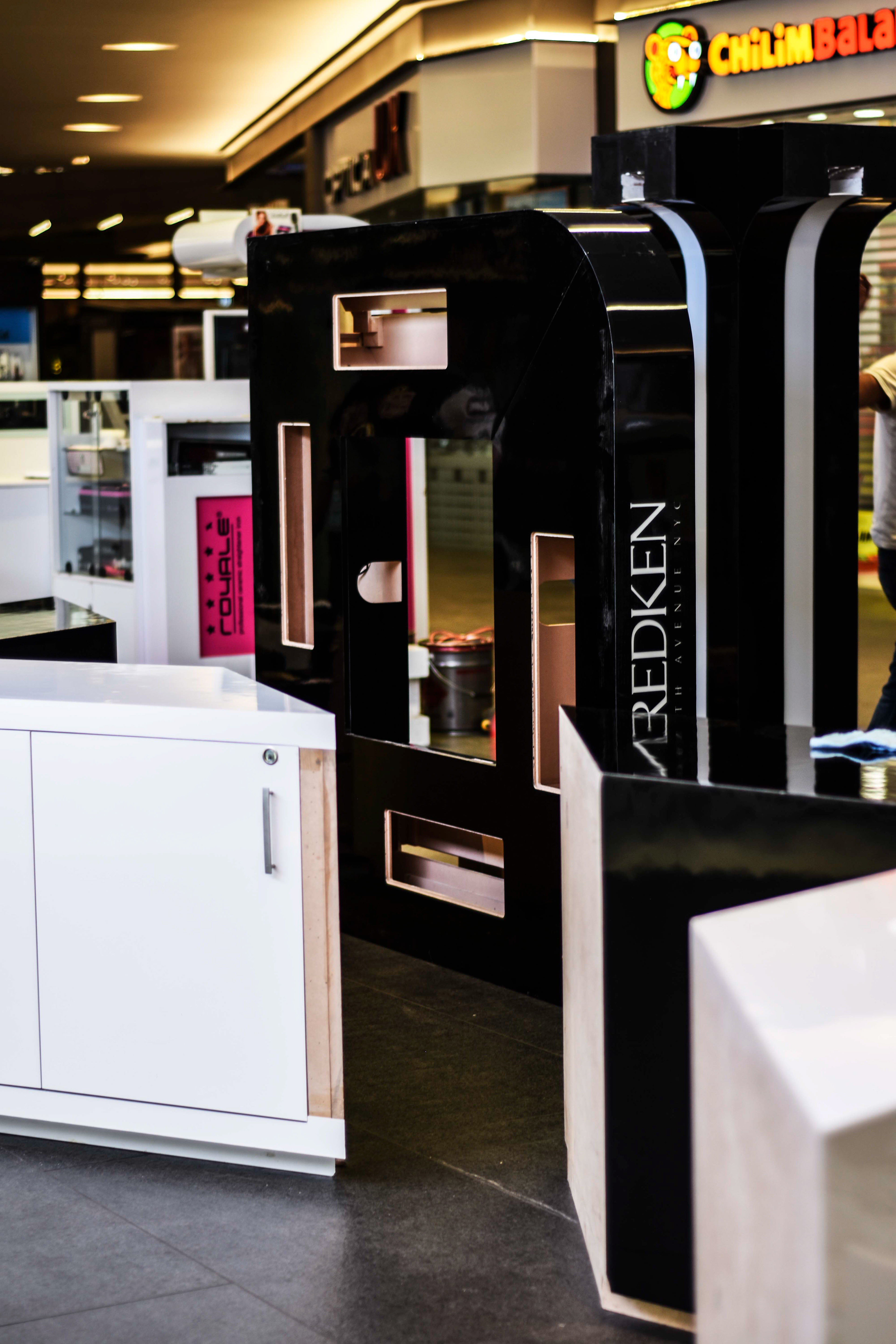 Montaje Kiosco Loreal