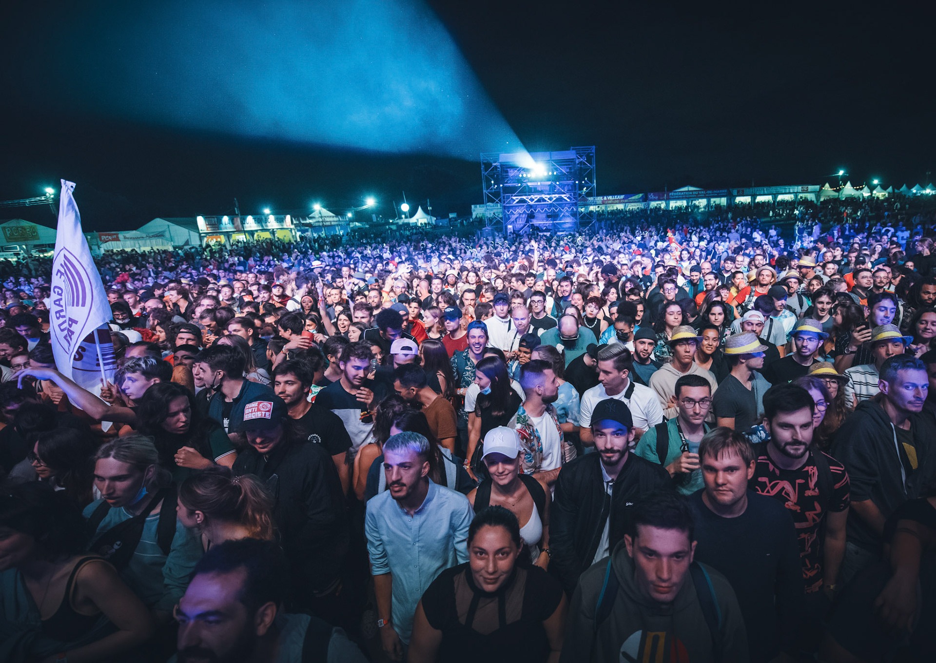 Public, Illustration