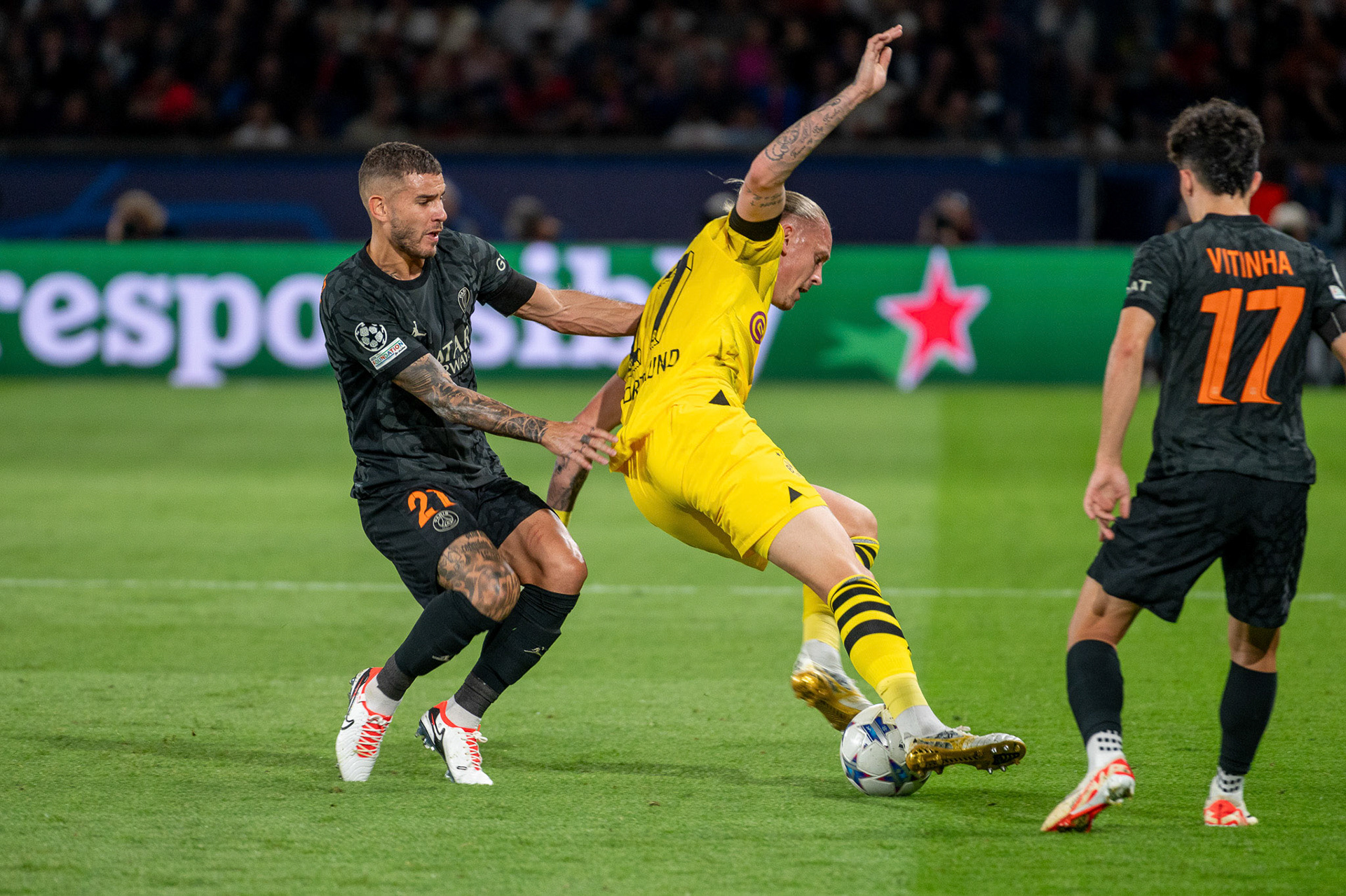 Vitnha, L. Hernandez, Psg Football, Champions League