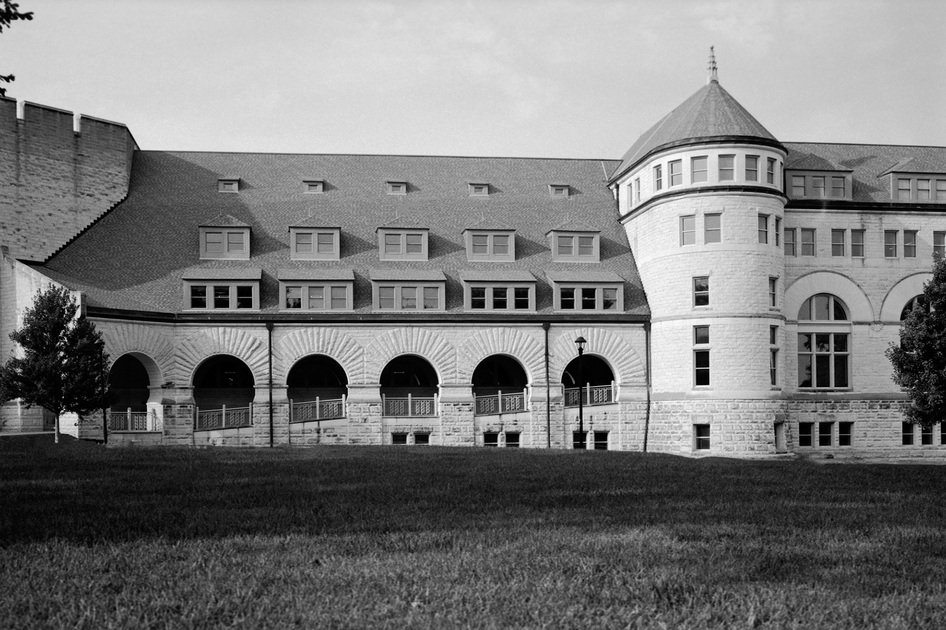 Hale Library. Manhattan, KS