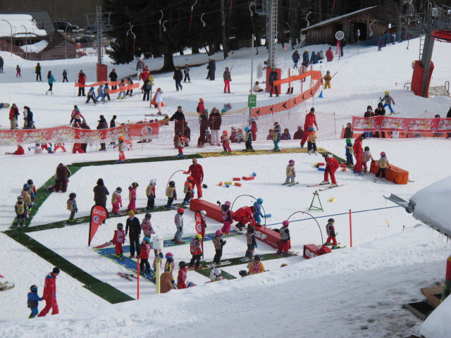 Les pioupious. On va chercher augustin après sa première journée de cours