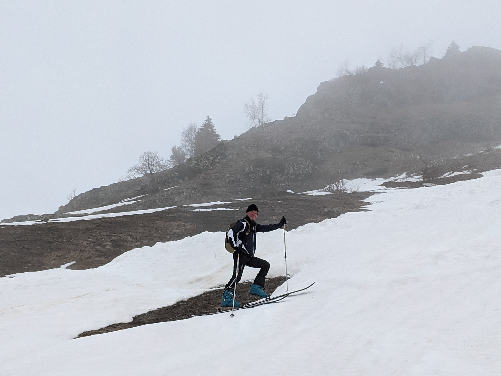 C'est notre dernier jour de ski. ascension du col du sabot  après mon éclairage d'hier avec gaby