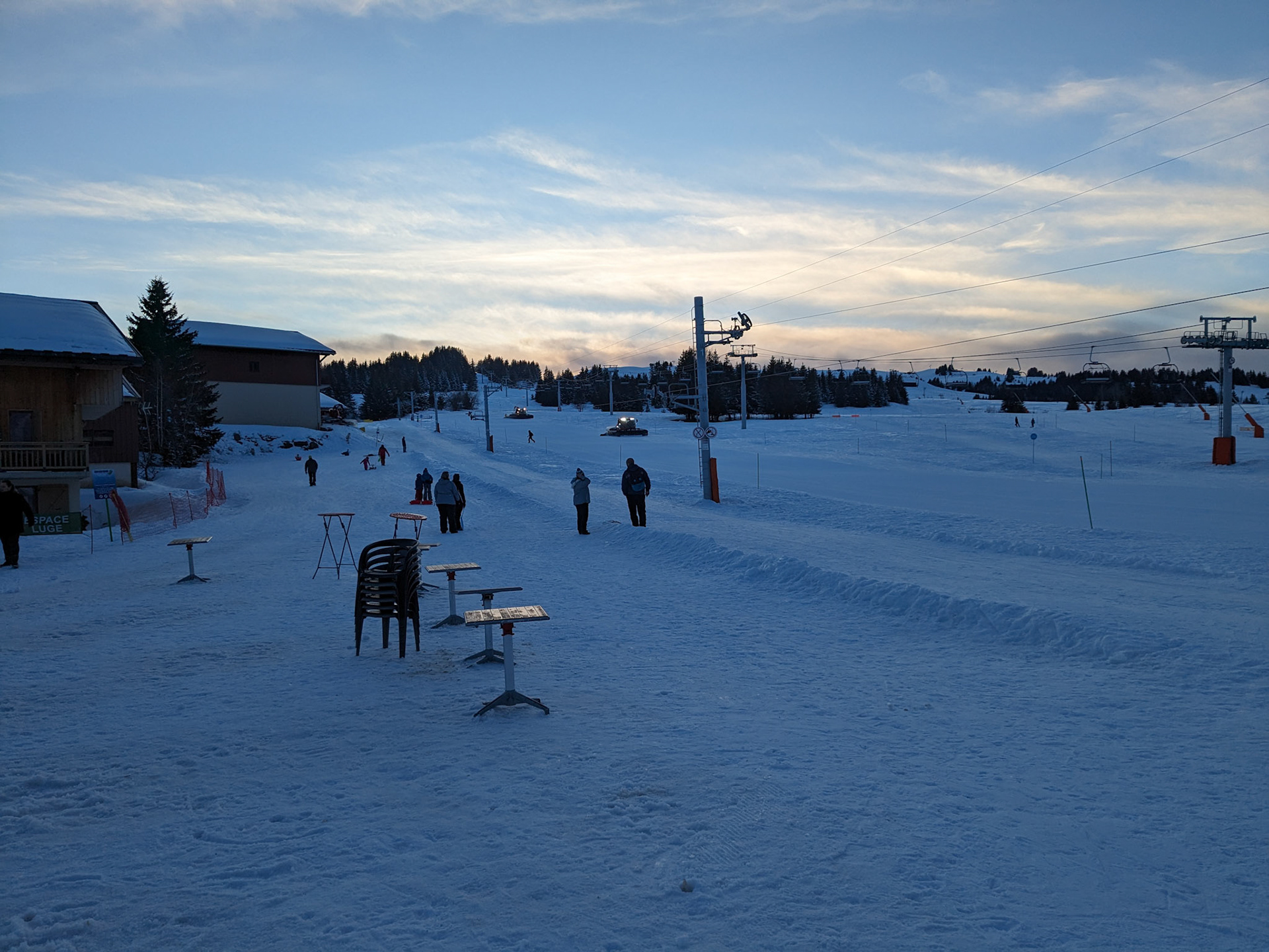 Fin des cours du soir avec Augustin. Il est l'heure de rentrer !!