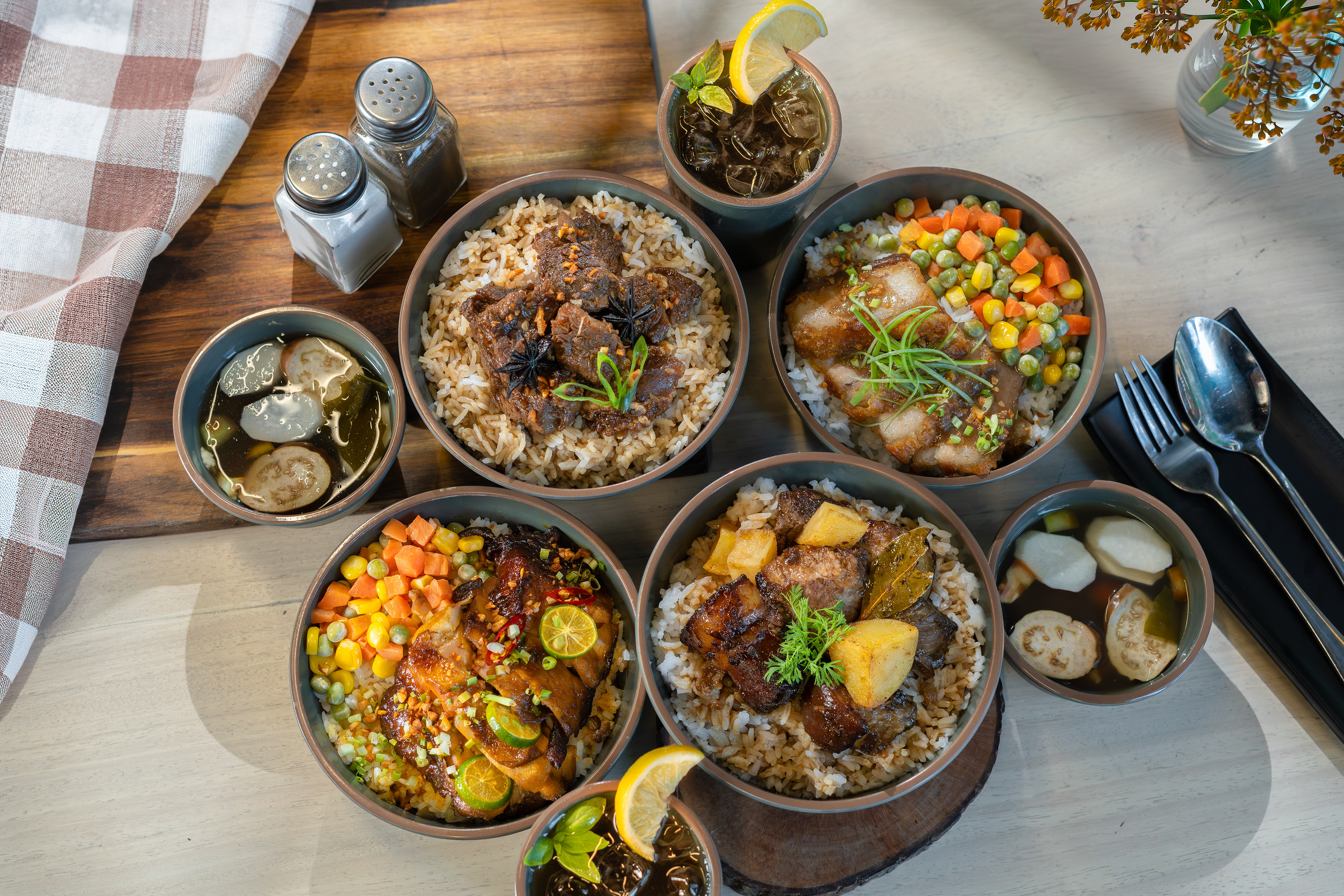 Jon Lazaro Photography – professional hospitality and food photographer capturing luxury hotel interiors and high-end restaurant dishes for branding.