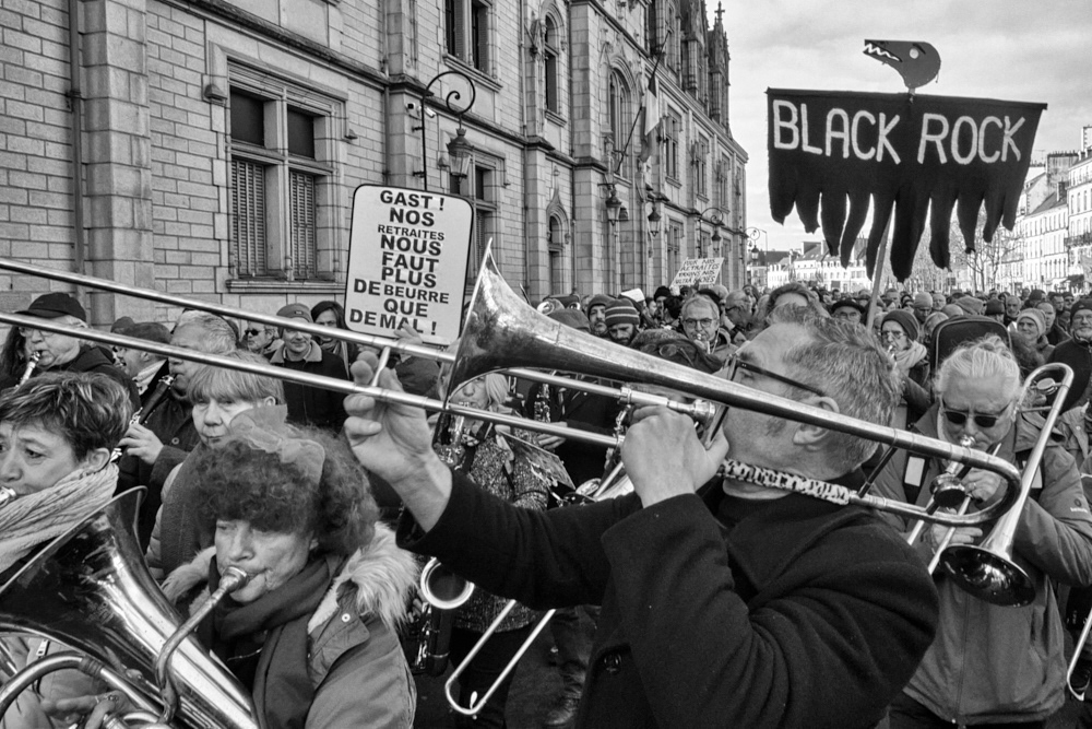 31 janvier. La participation se maintient dans une ambiance festive.