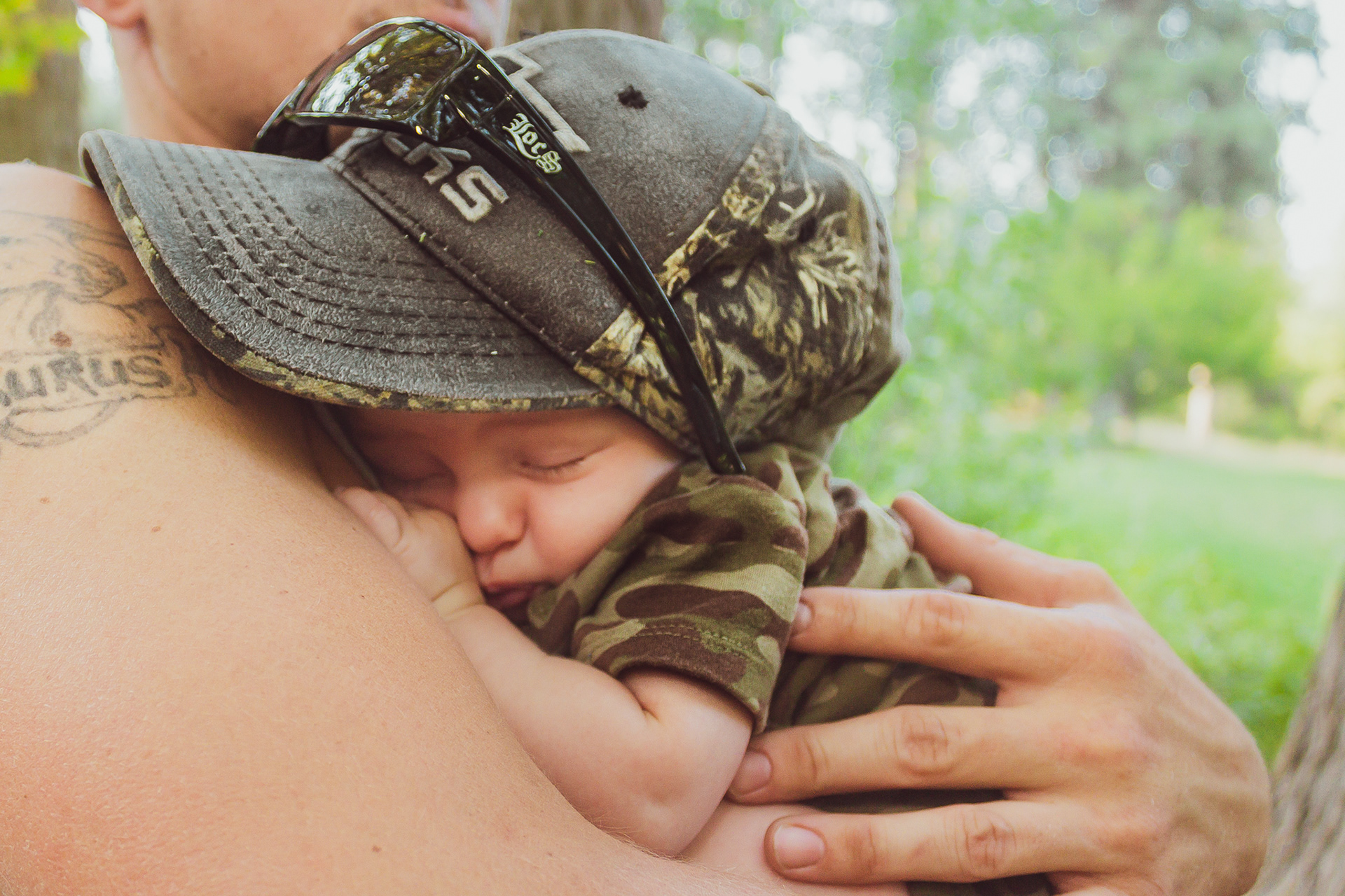 Jeremiah in his daddys hat, Father and Son Session, Finch Arboretum, Spokane Washington, 2020, Victoria EB Photography