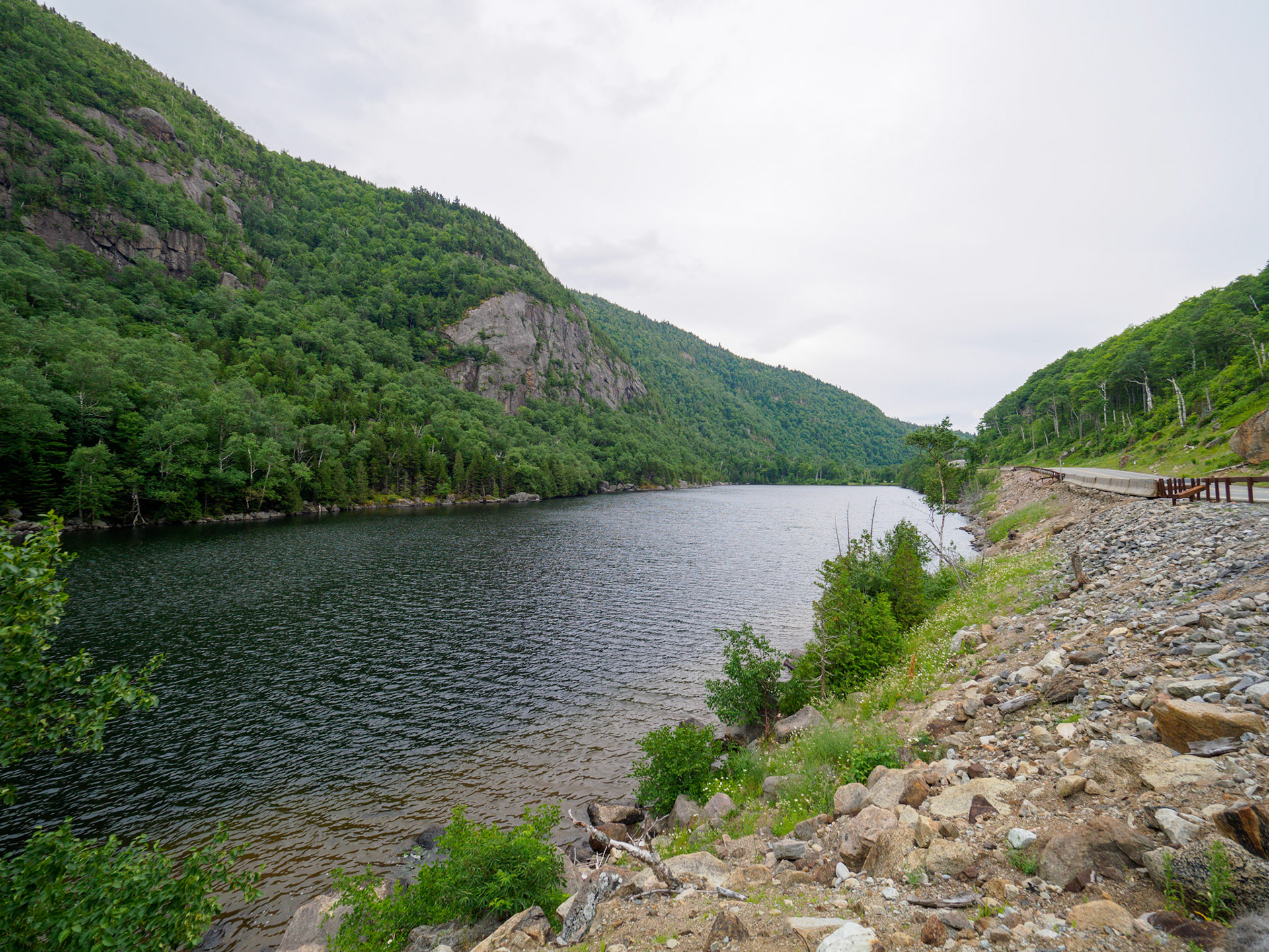 At the foot of the Cascade mountain