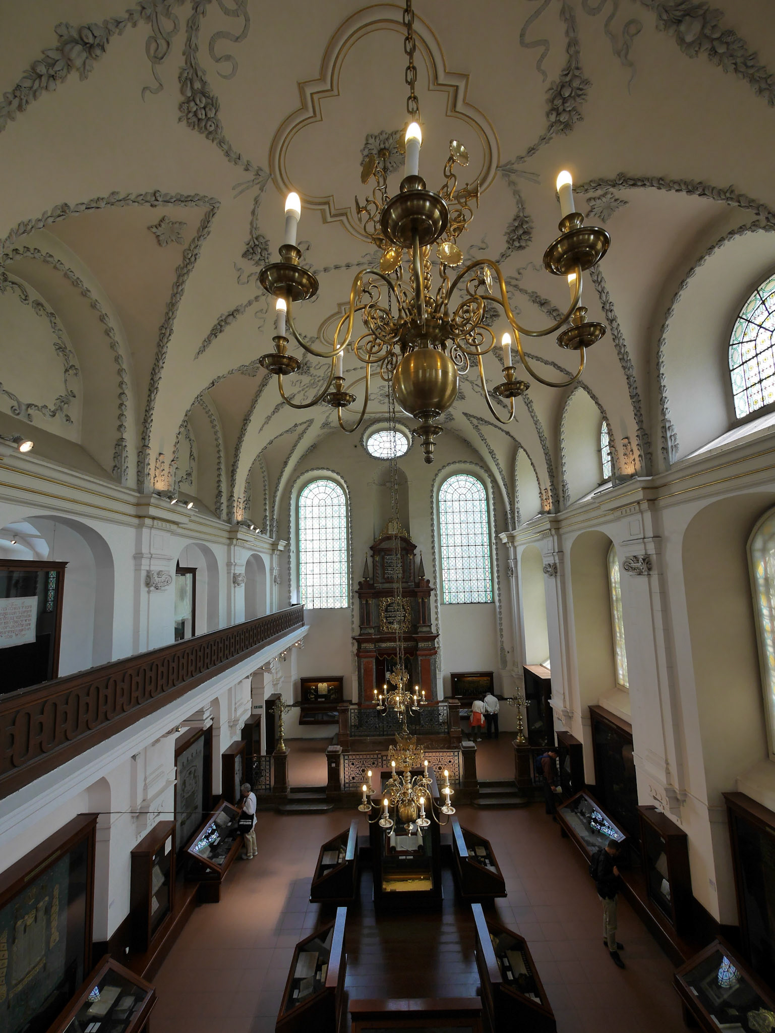 Sanctuary in the Pinkas Synagogue
