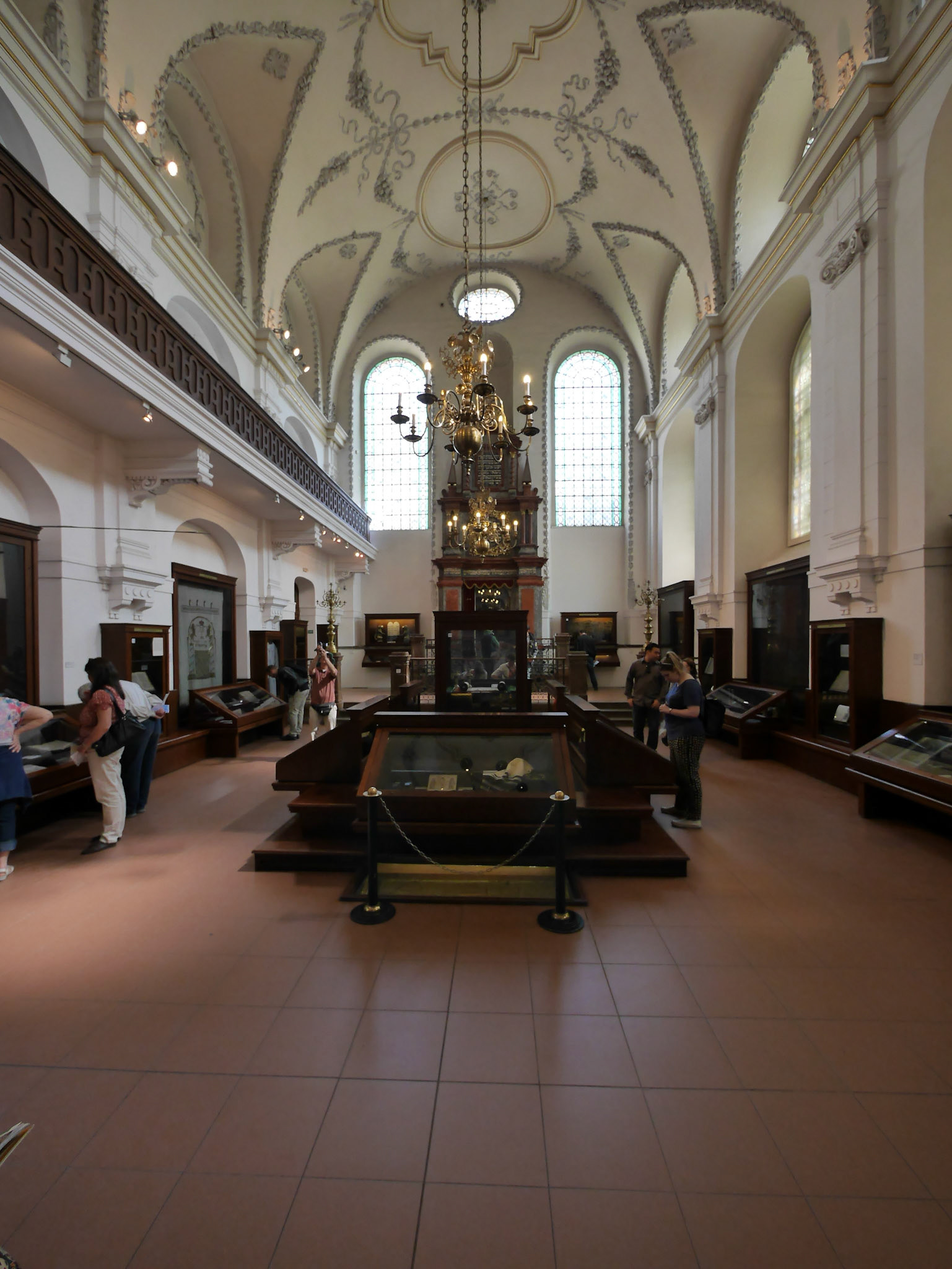 Inside Pinkas Synagogue