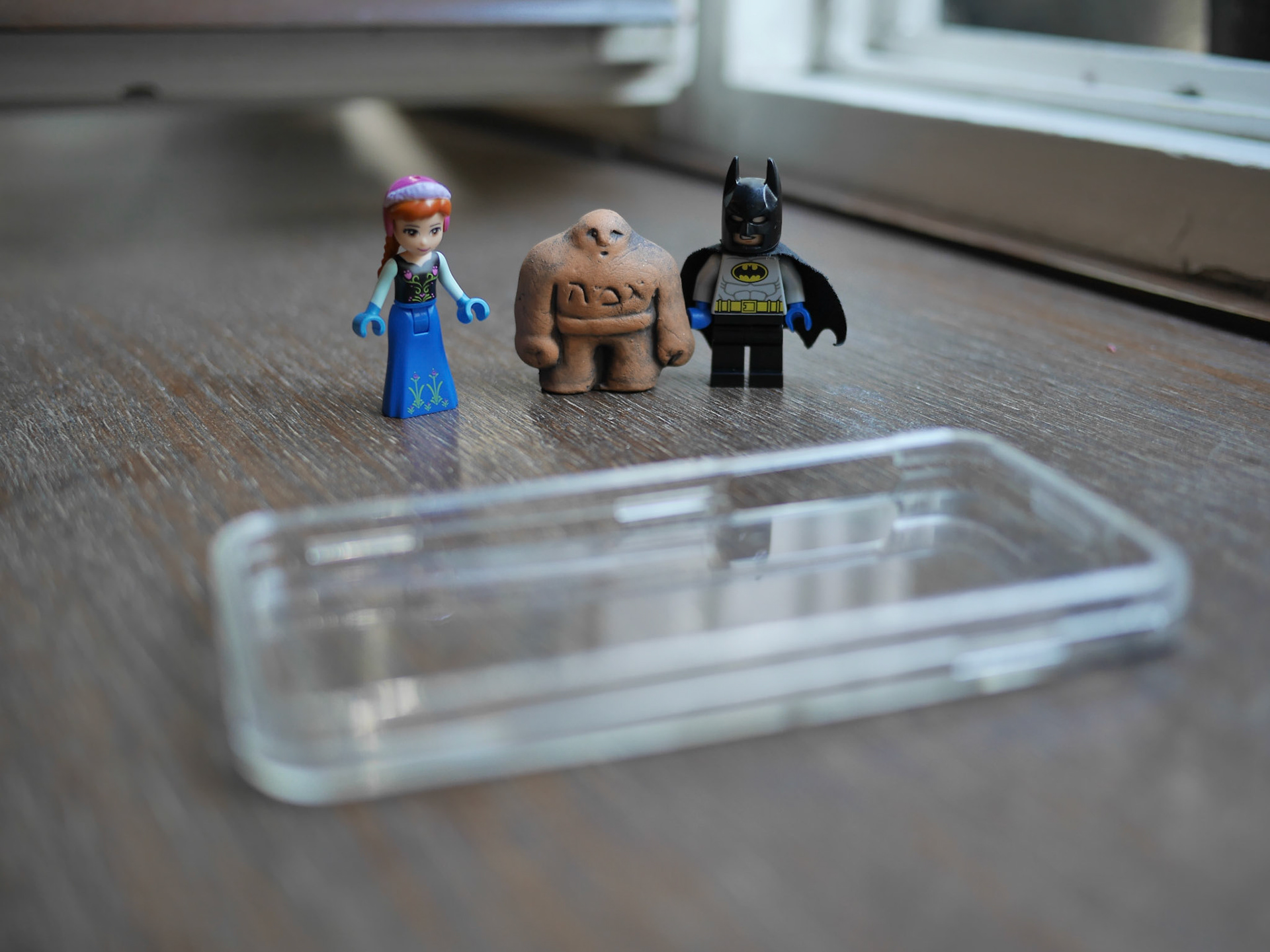 Lego Batman, Anna, and Golem Find Wonderwoman's iPhone