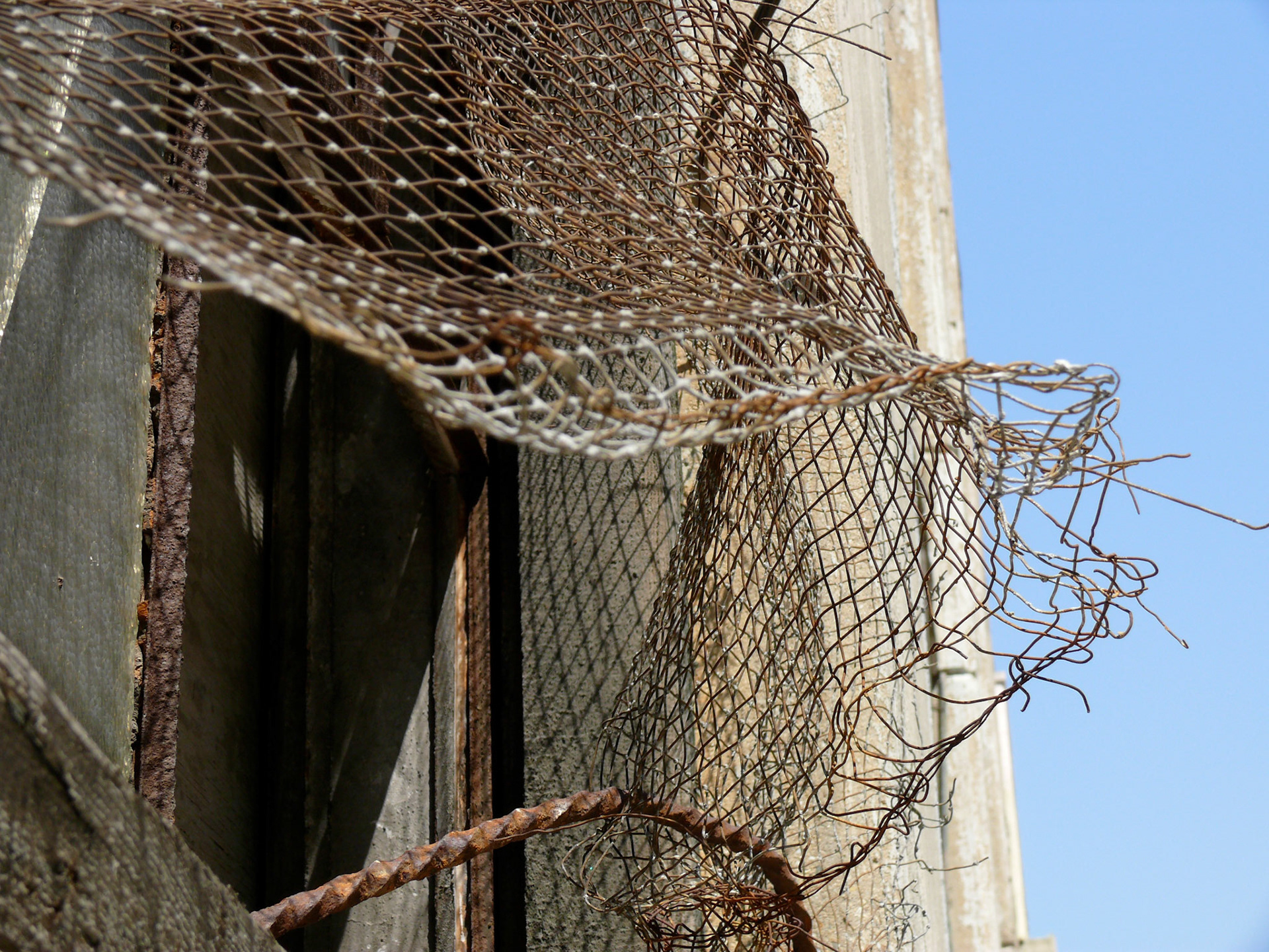 Rusty mesh