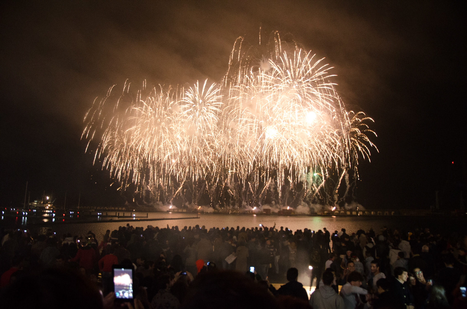 #FogoDeArtificio n #PassagemDeAno em #PontaDelgada