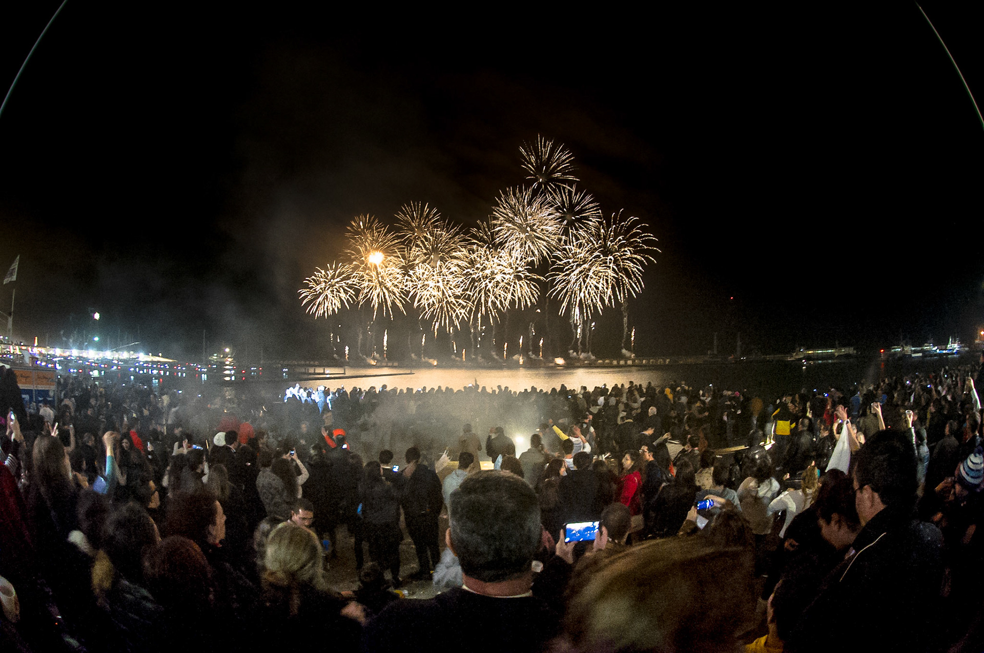 #FogoDeArtificio n #PassagemDeAno em #PontaDelgada