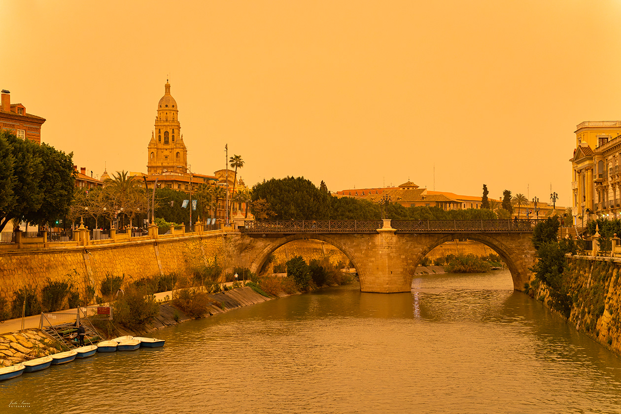 Puente Viejo y Catedral. Calima de 2022