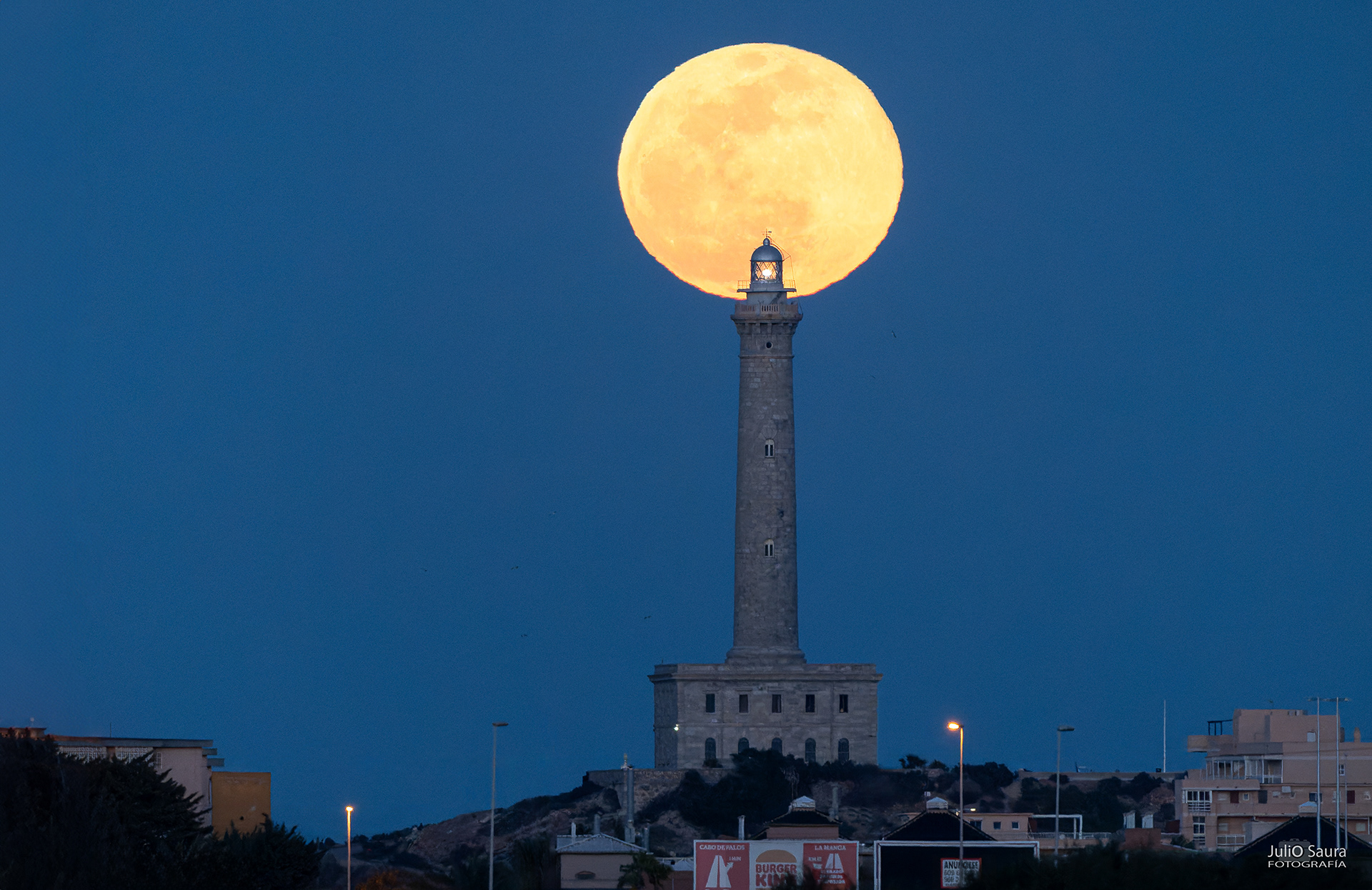 Luna llena y Faro, Febrero de 2024